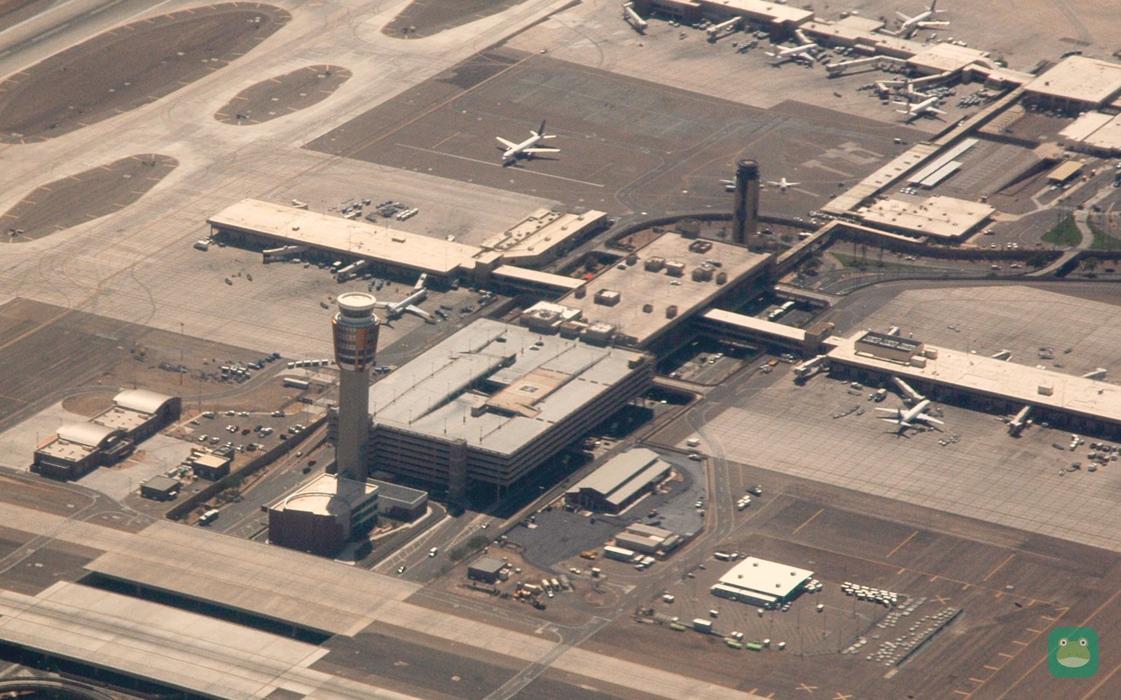 Control tower at Phoenix Sky Harbor International Airport