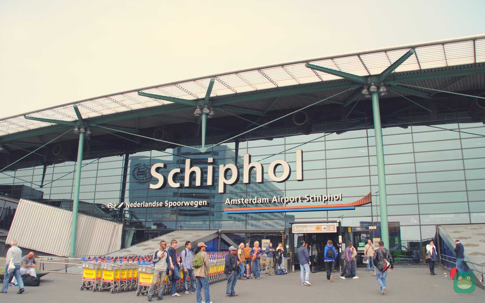 Terminal entrance, Amsterdam Airport Schiphol