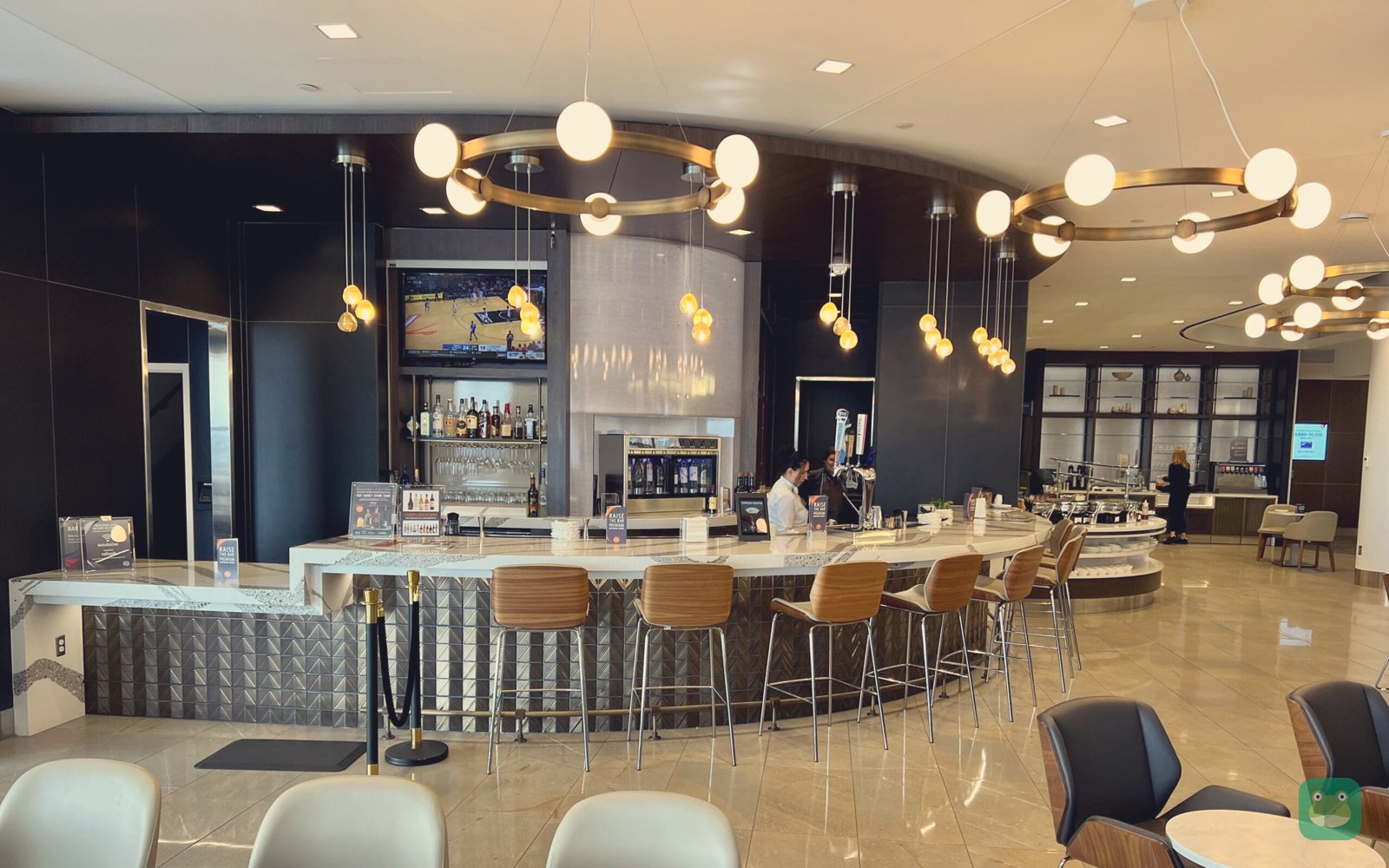 Delta Sky Club (A), BOS Terminal A — bar