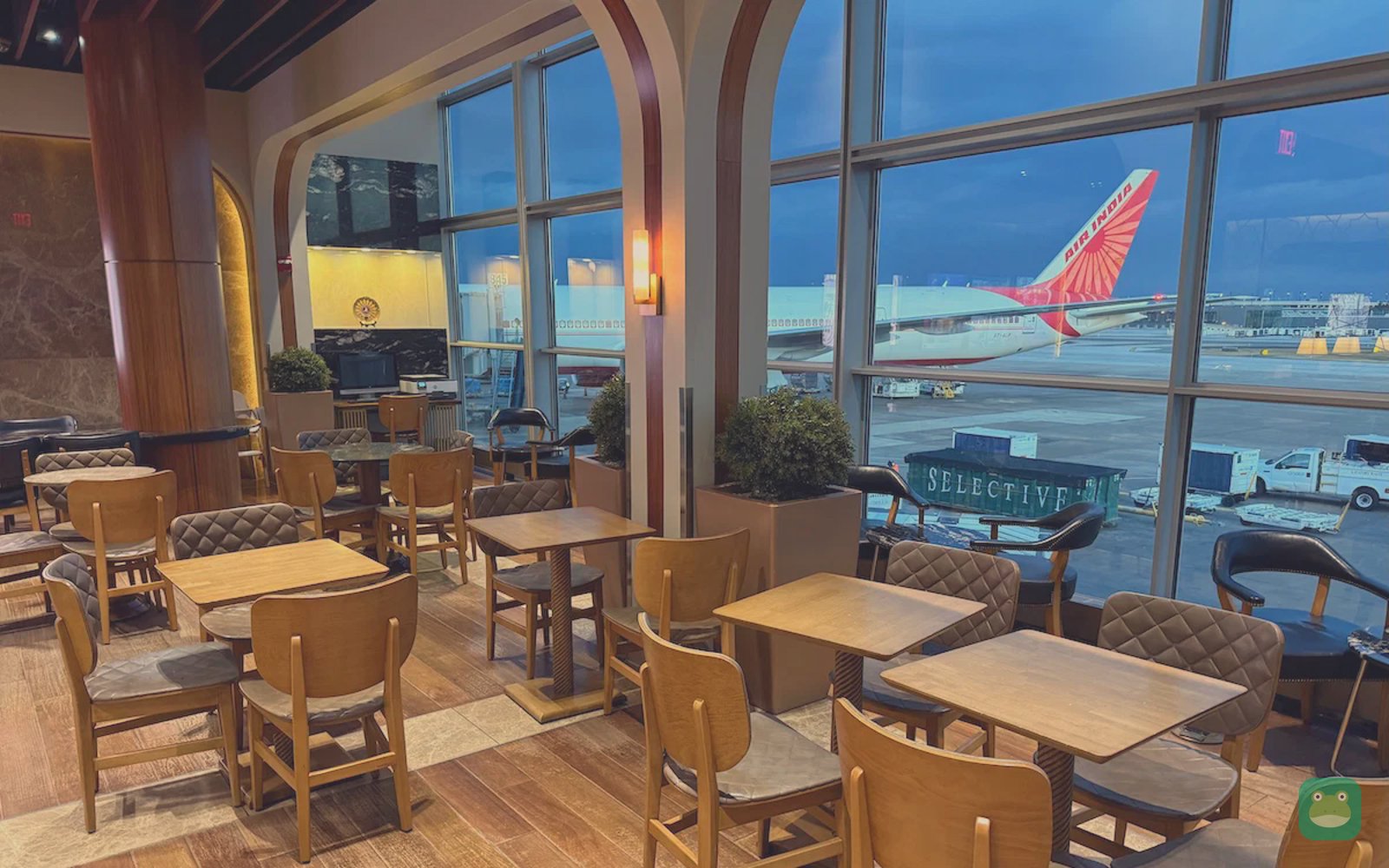 Turkish Airlines Lounge (B43), IAD Concourse B — seating with windows