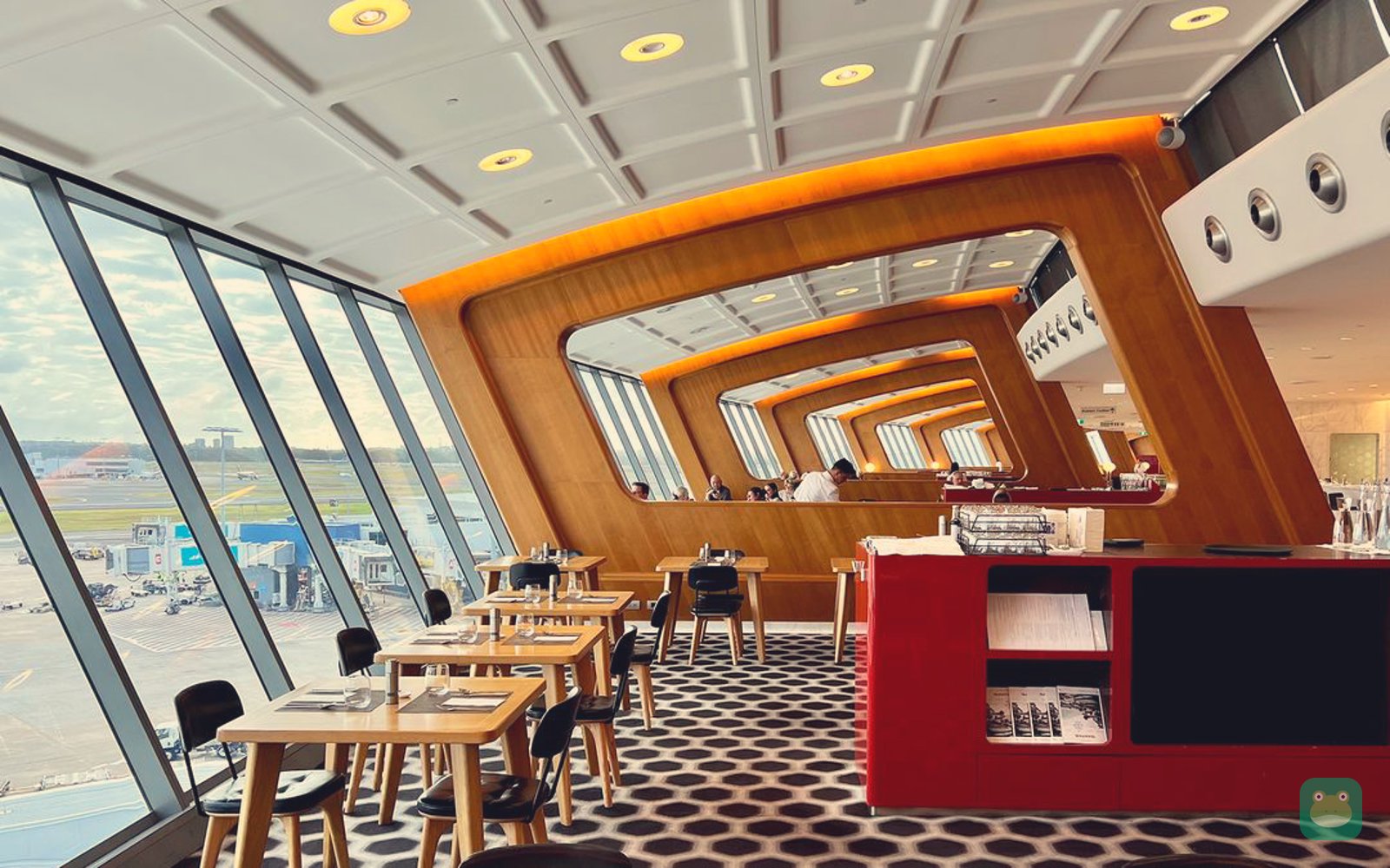 Qantas First Lounge, SYD Terminal 1 — main lounge