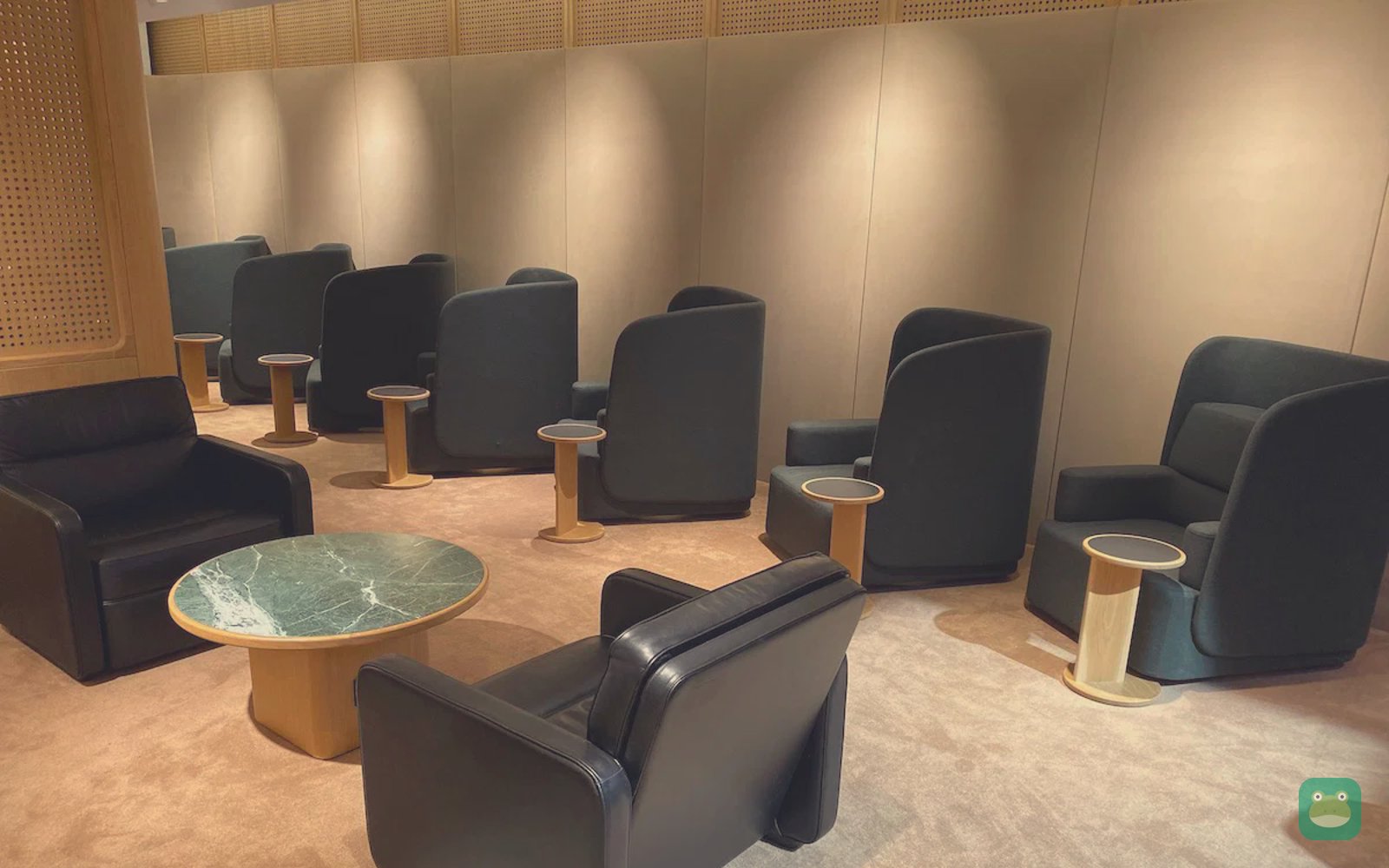 Qantas First Lounge, SIN Terminal 1 — lounge seating