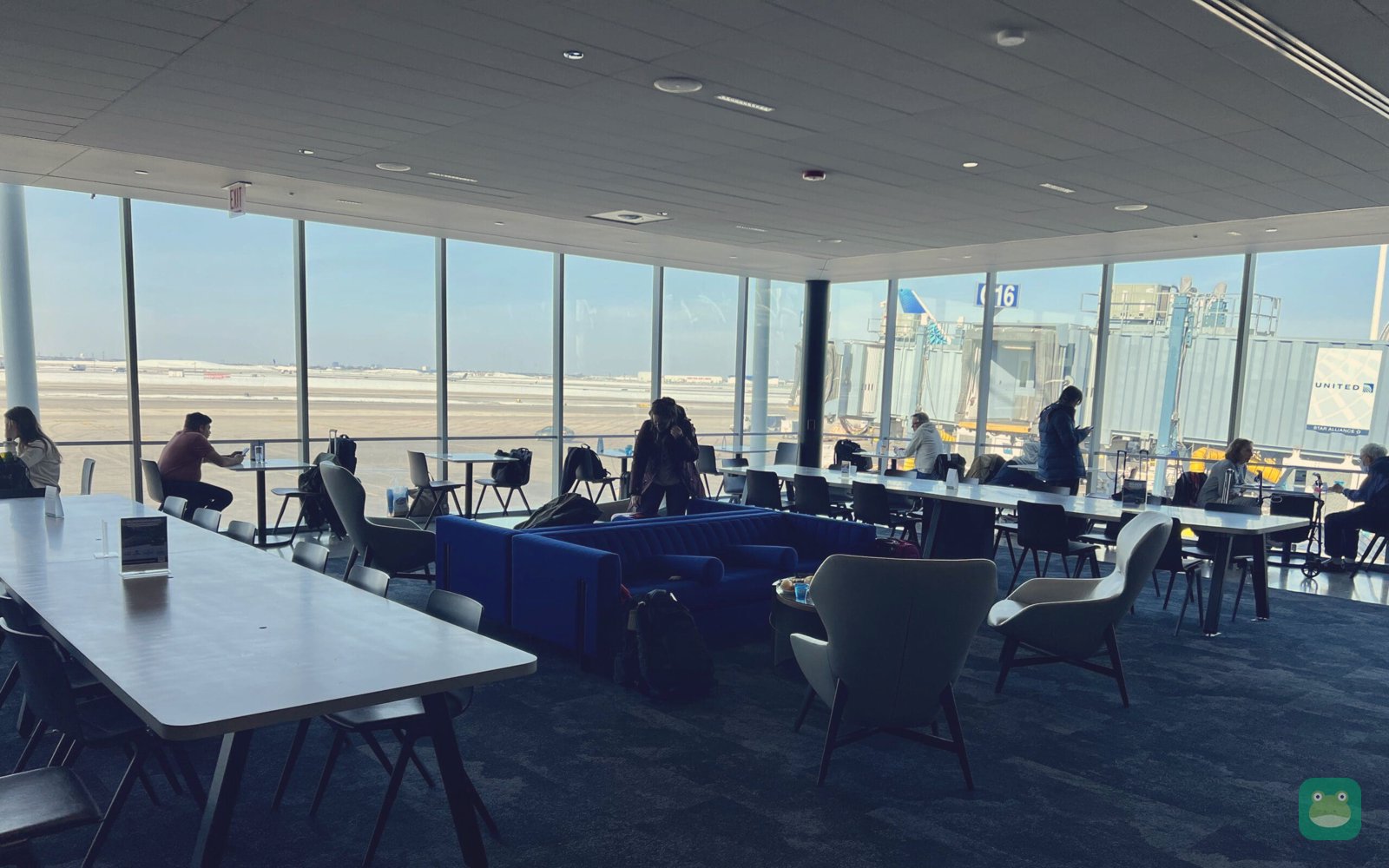 United Club, ORD Terminal 1 Gate C10 — seating
