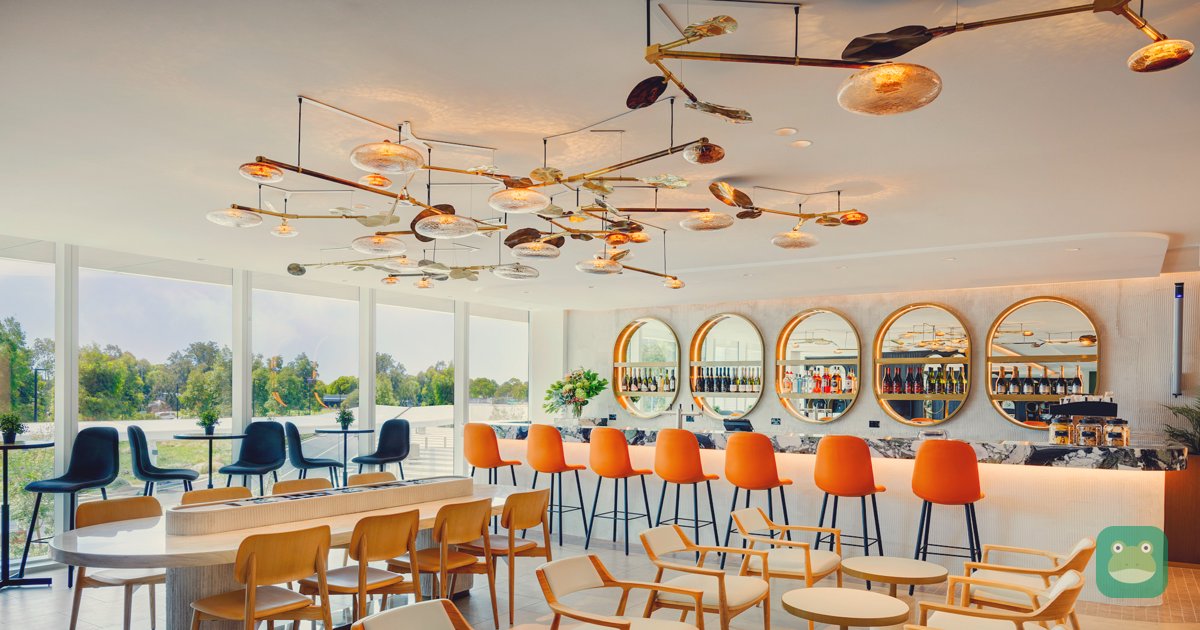Bar and dining area in Plaza Premium Lounge, Adelaide International
