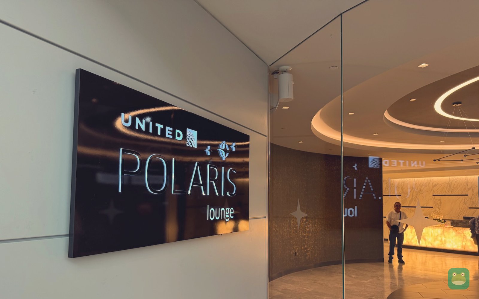 United Polaris Lounge, EWR Terminal C — lounge seating