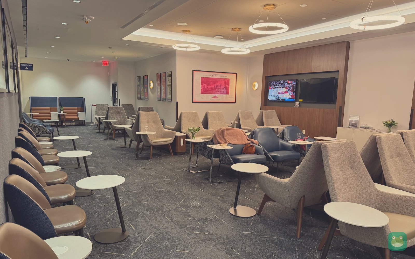 Delta Sky Club, PHL Terminal D — seating area