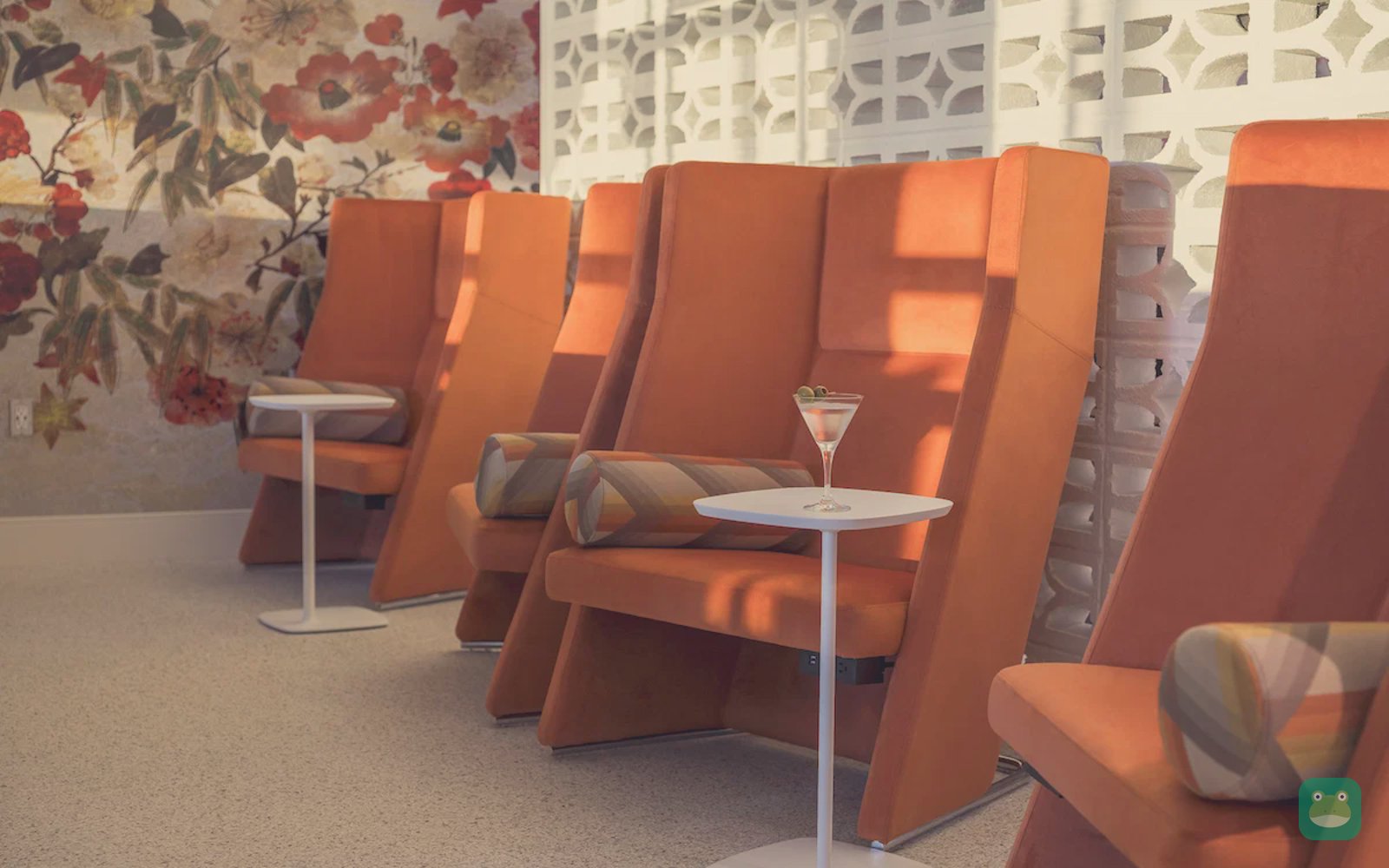 Escape Lounge, FLL Terminal 3 — interior seating