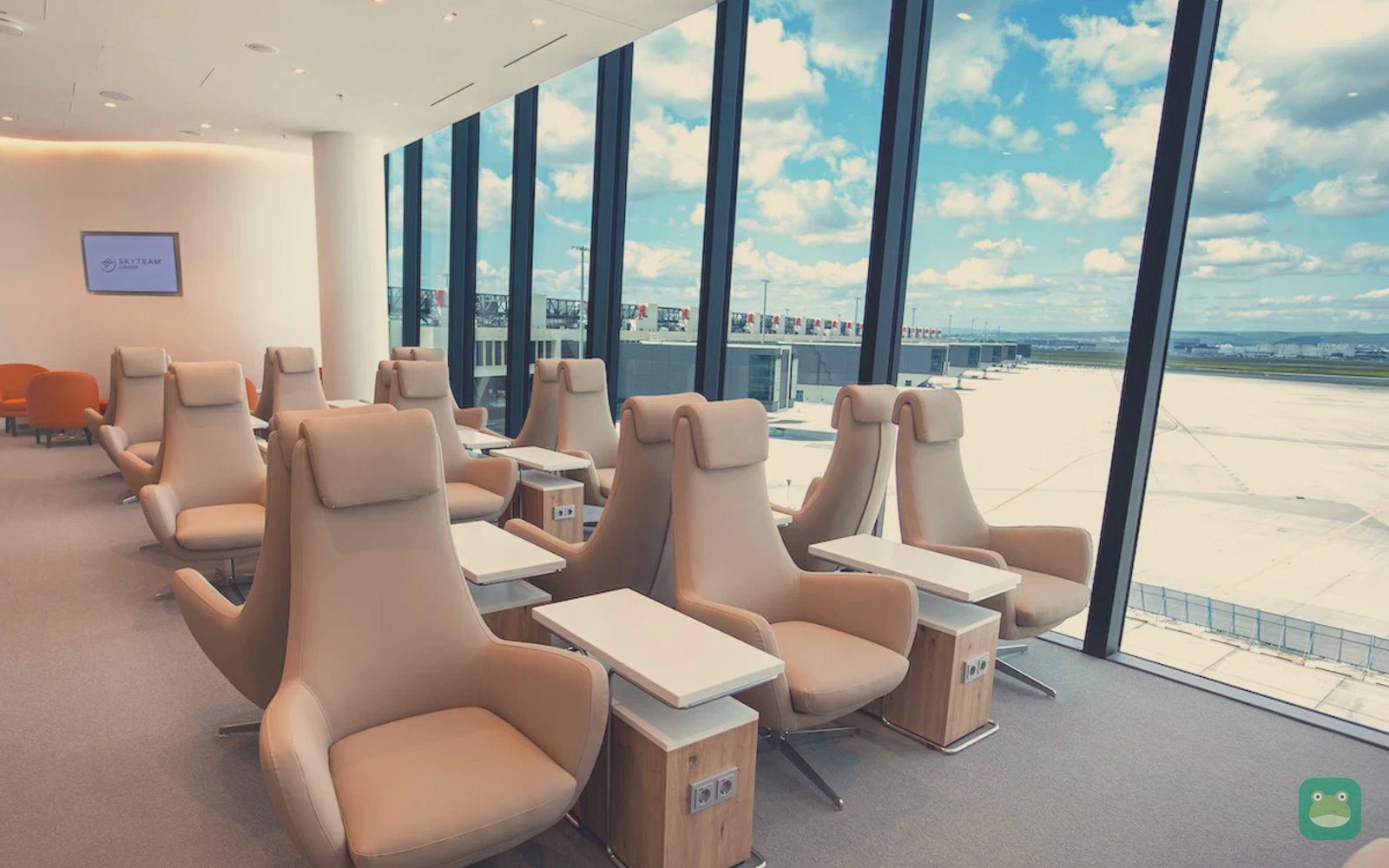 SkyTeam Lounge, FRA Terminal 3 — seating area
