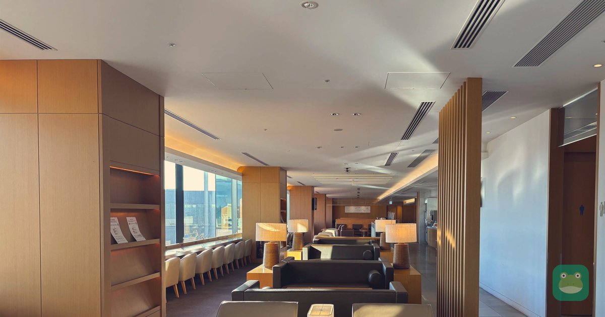 JAL Sakura Lounge, Narita Terminal 2 Main Building — seating (2024)