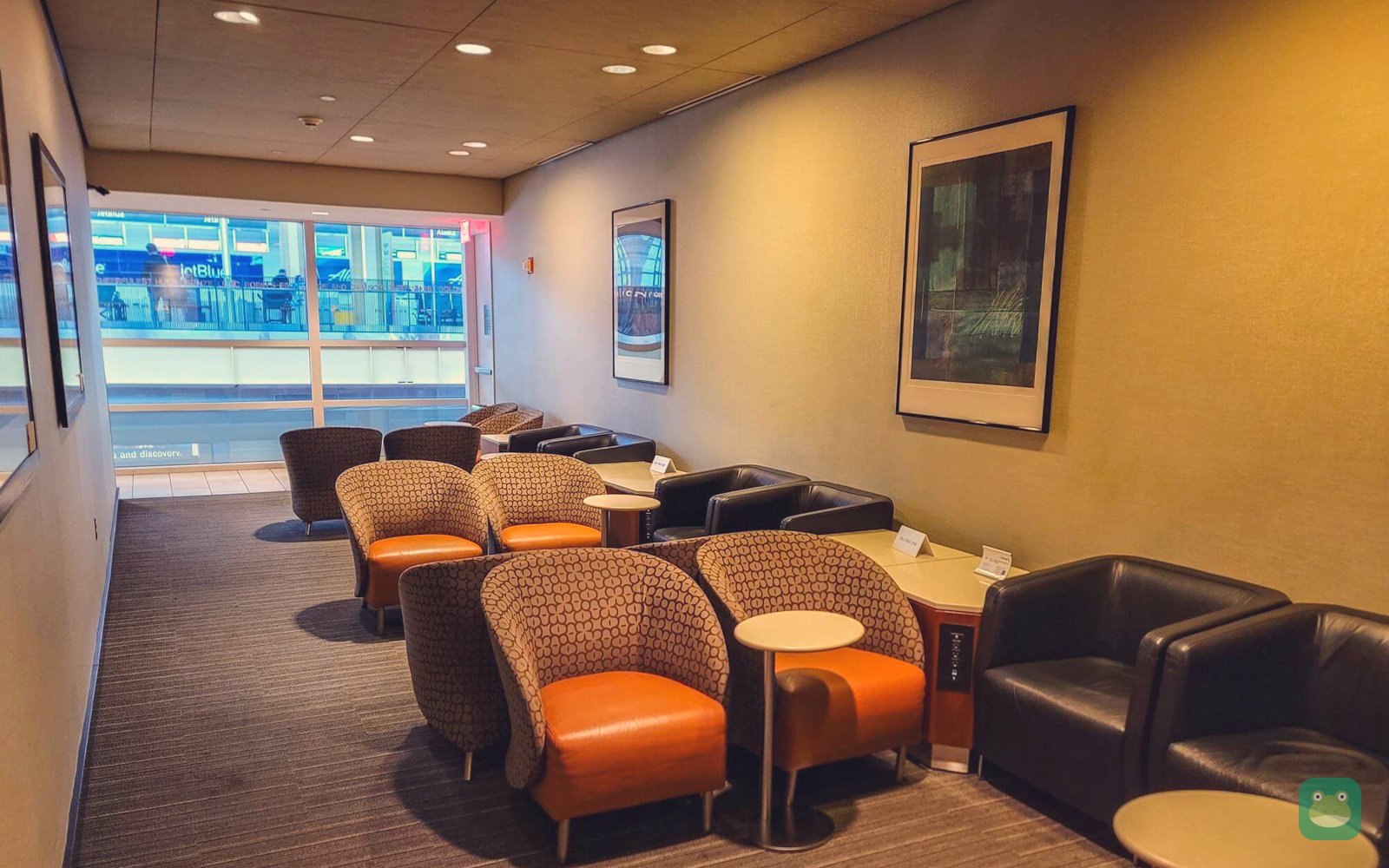 American Airlines Admirals Club, DCA Terminal 2 (Concourse C) — seating area