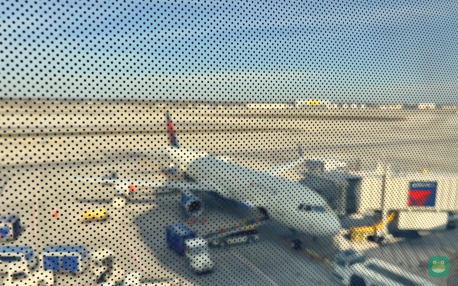 Delta Sky Club (A, north), DTW McNamara Terminal — tarmac views