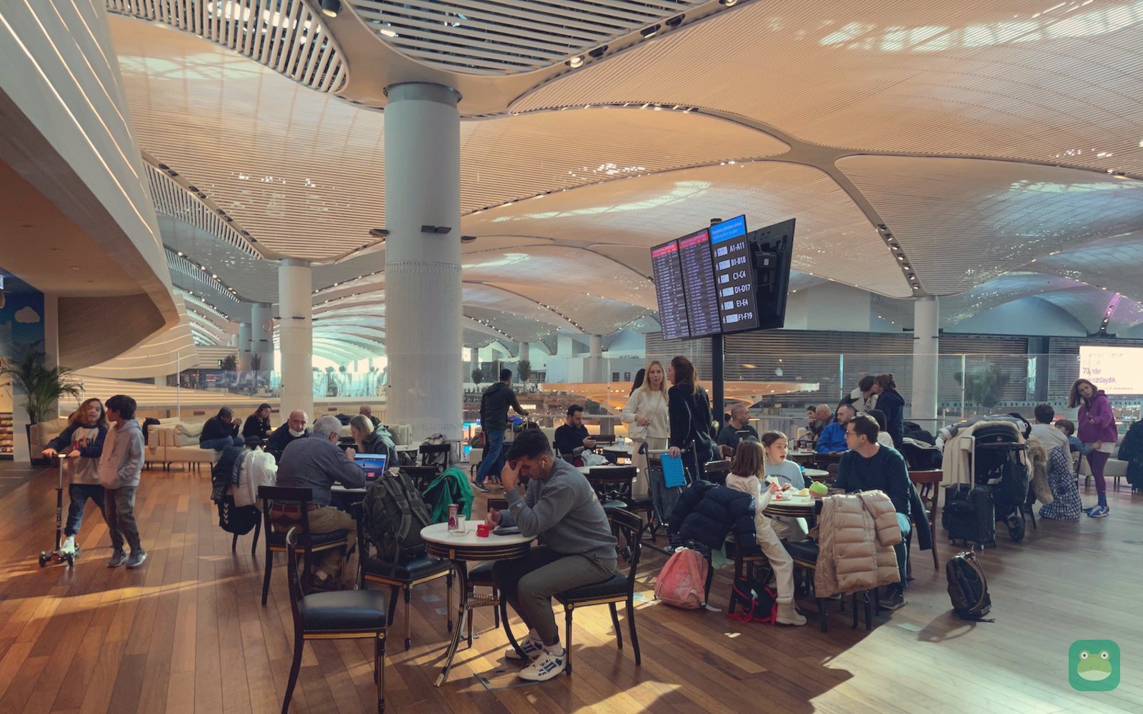 Turkish Airlines Lounge Miles&Smiles, IST International Terminal — seating