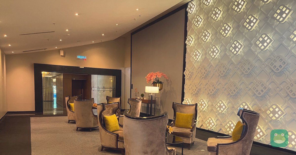 Malaysia Airlines Platinum Lounge, KUL Satellite — main lounge seating