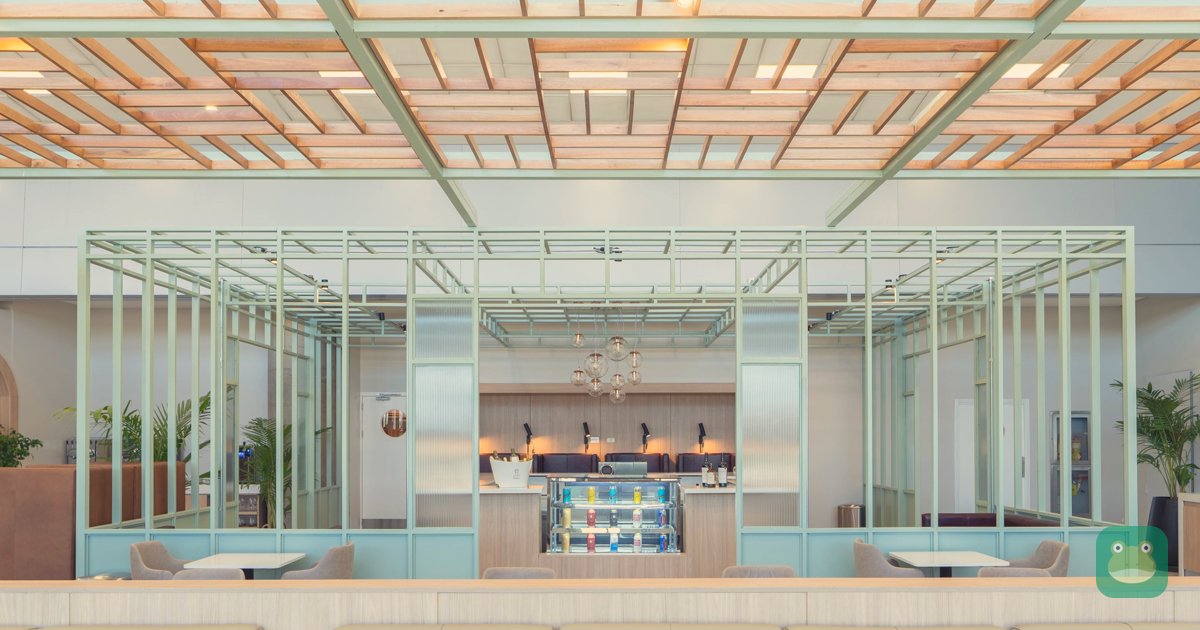AMAE Lounge Aeroparque seating and buffet area