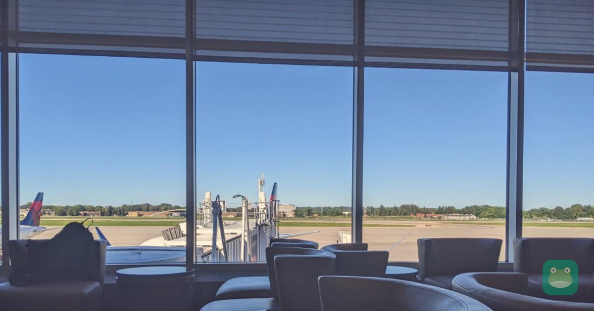Delta Sky Club, MSP Concourse C — window views over the gates