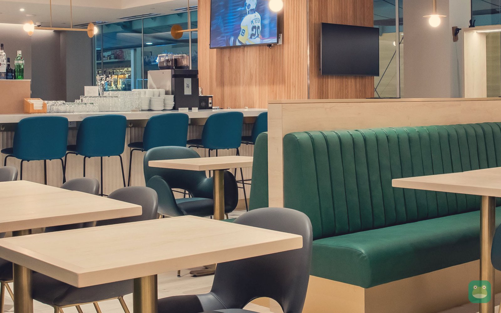 Plaza Premium Lounge (USA Departures), YVR US Transborder — lounge interior