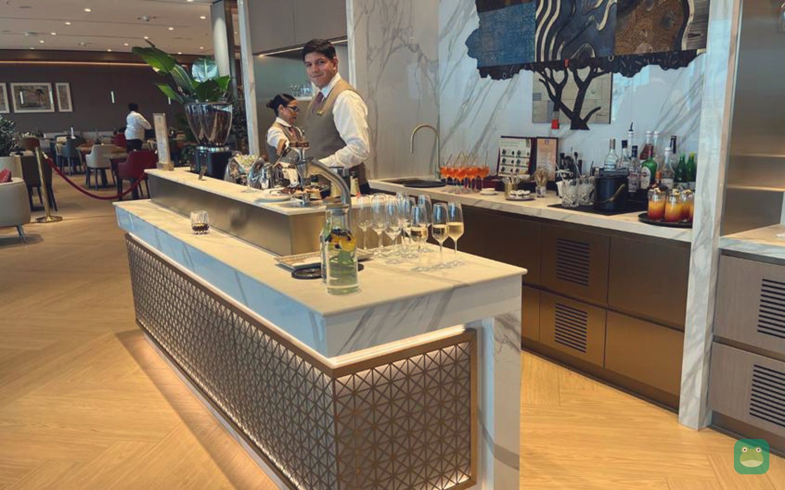 Emirates Lounge, FRA Terminal 3 — bar