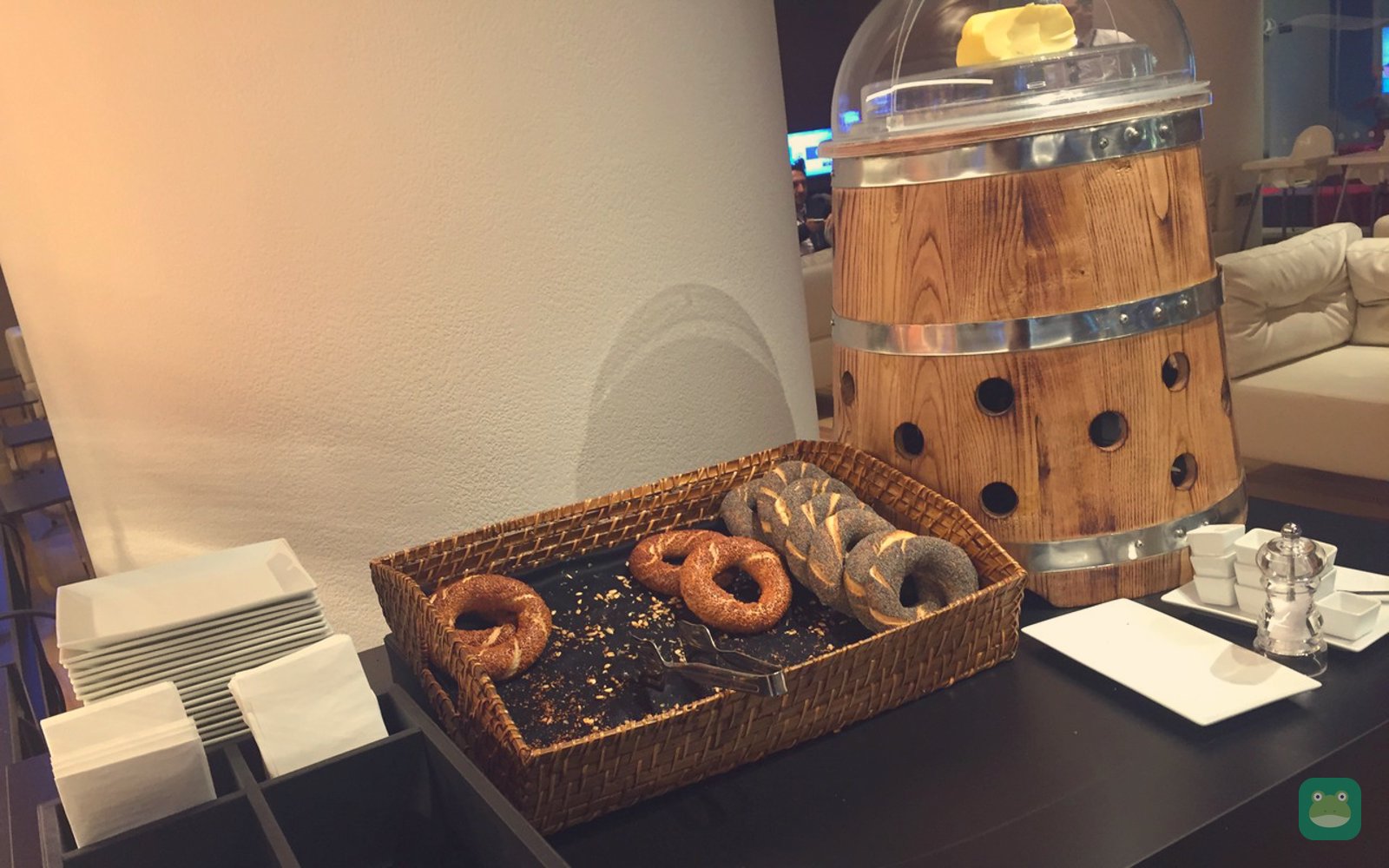Turkish Airlines Domestic Lounge, IST Domestic Terminal — buffet
