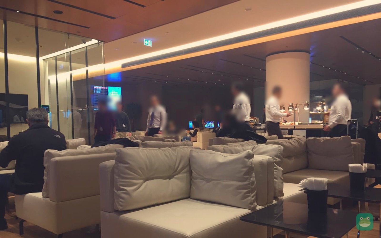 Turkish Airlines Domestic Lounge, IST Domestic Terminal — seating