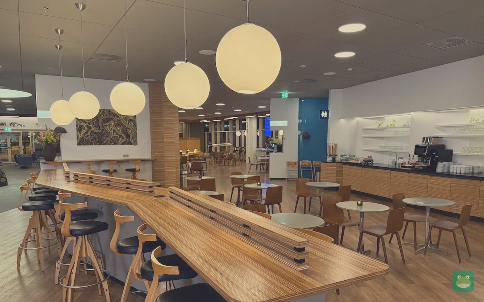 Dining area, Icelandair Saga Lounge Keflavík