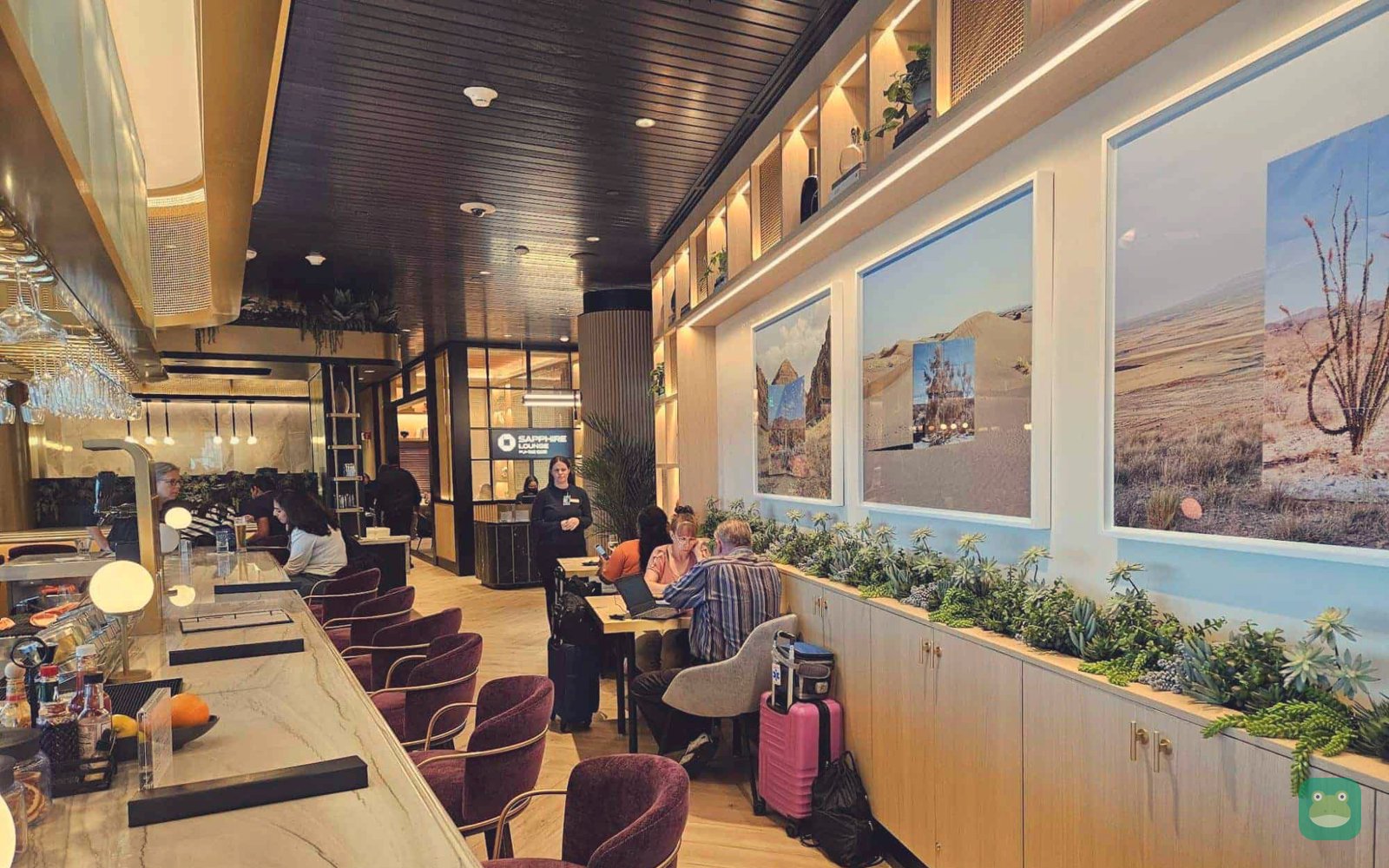 Chase Sapphire Lounge by The Club, PHX Terminal 4 — lounge seating