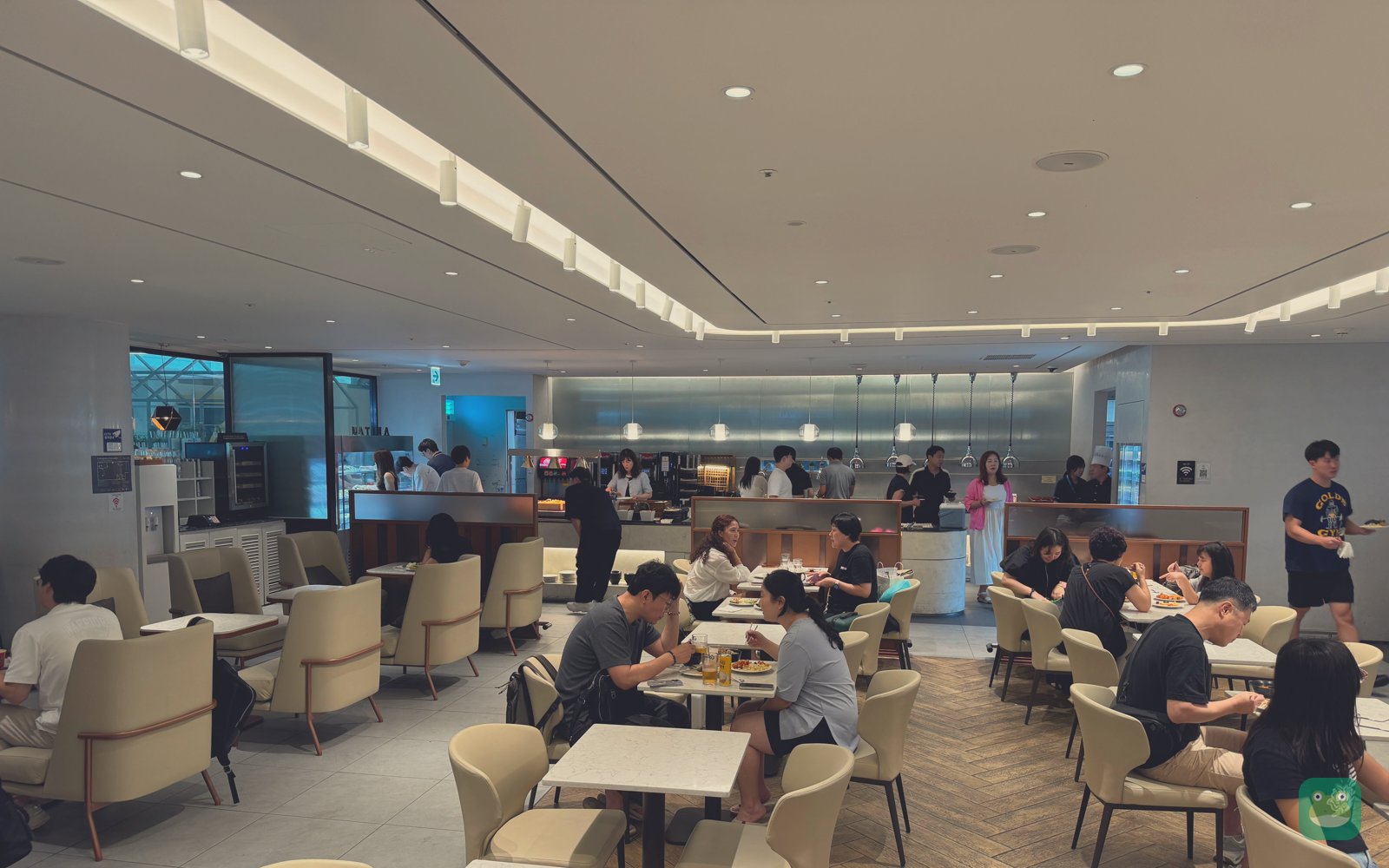 Matina Lounge, ICN Terminal 1 West — buffet