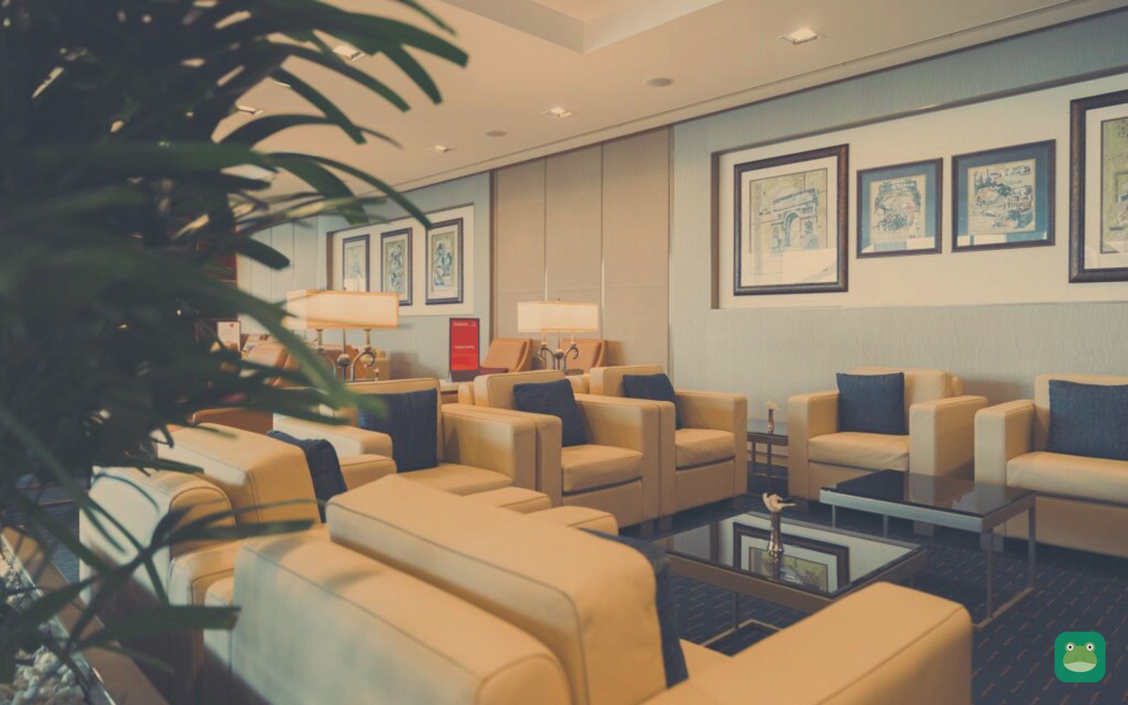 Seating and dining area, Emirates Lounge, Paris CDG