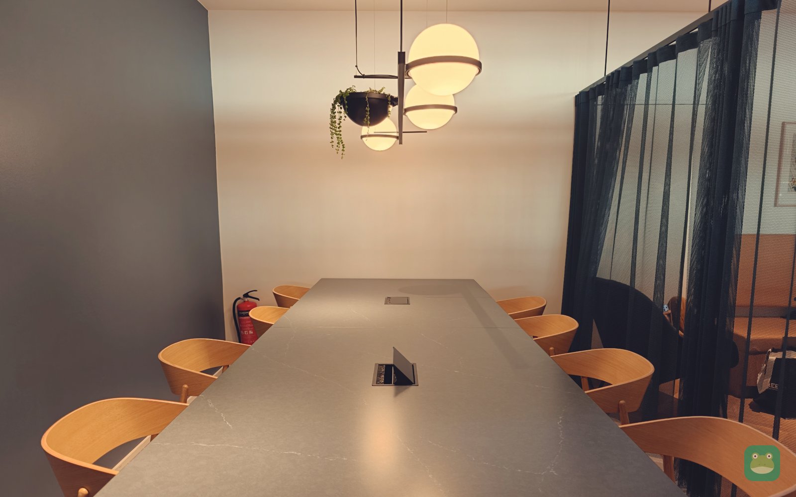 Work area, Danske Bank Aviator Business Lounge