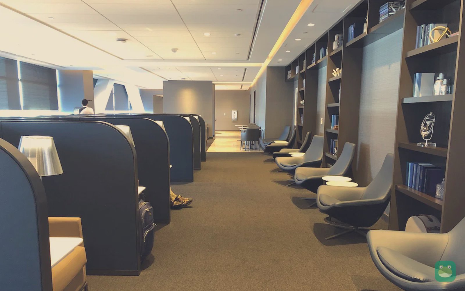 United Polaris Lounge, SFO International Terminal G — semi-private seating