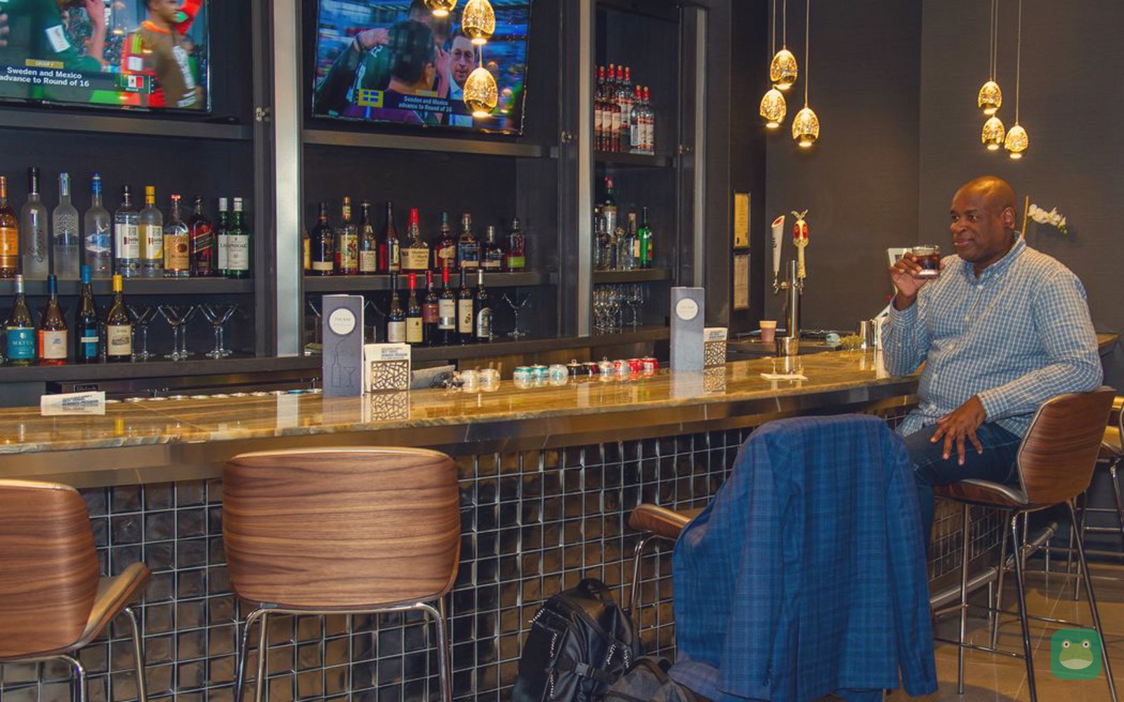 Delta Sky Club, DCA Terminal 2 — bar