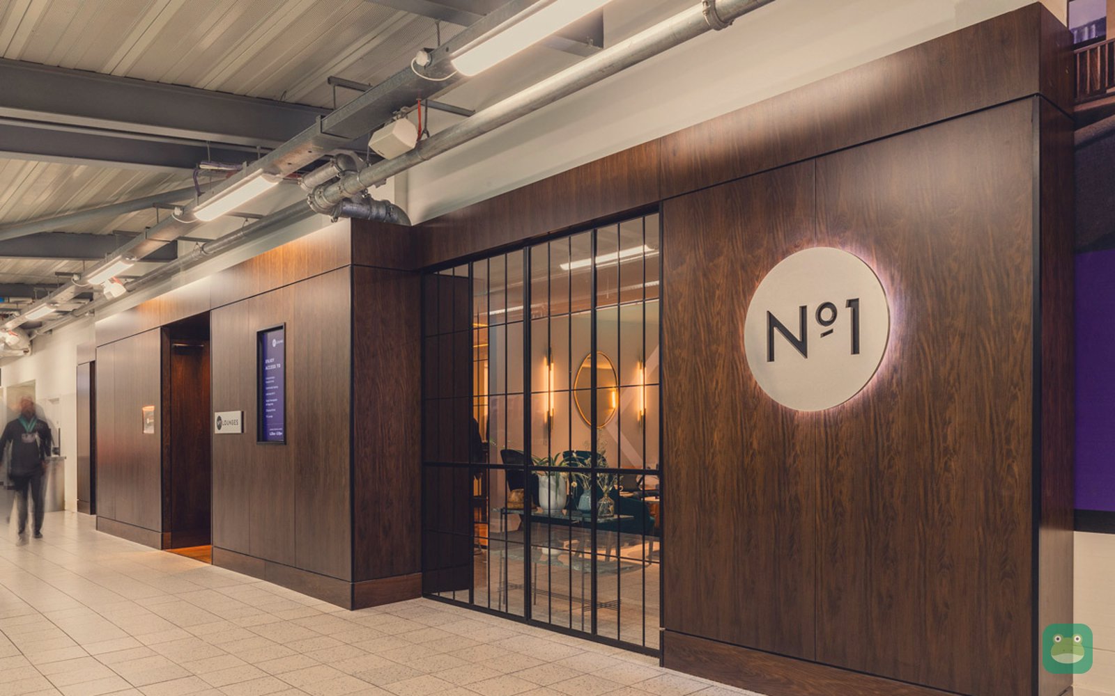 No1 Lounge, London Luton