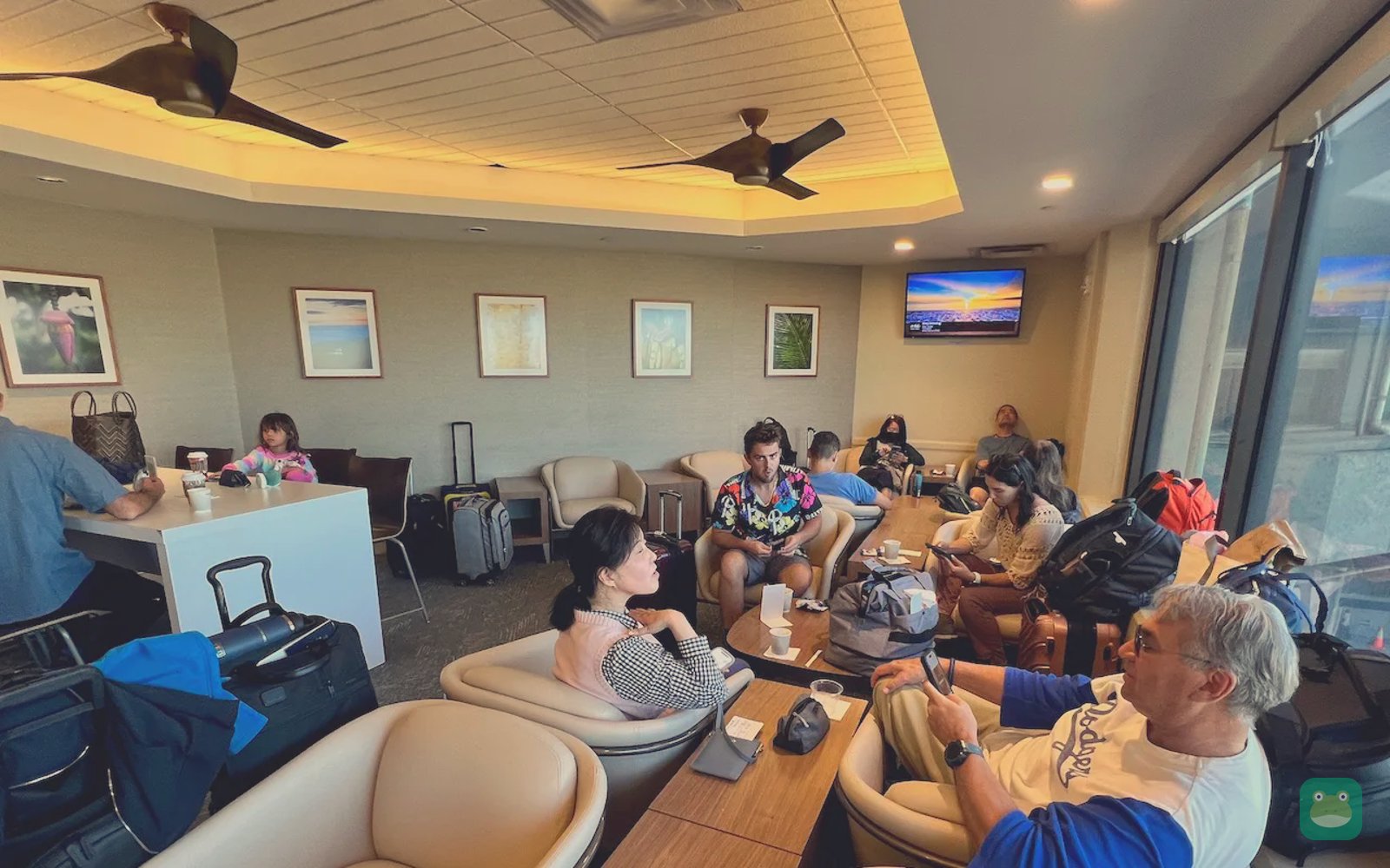 Hawaiian Airlines Premier Club (North), OGG Main Terminal — seating