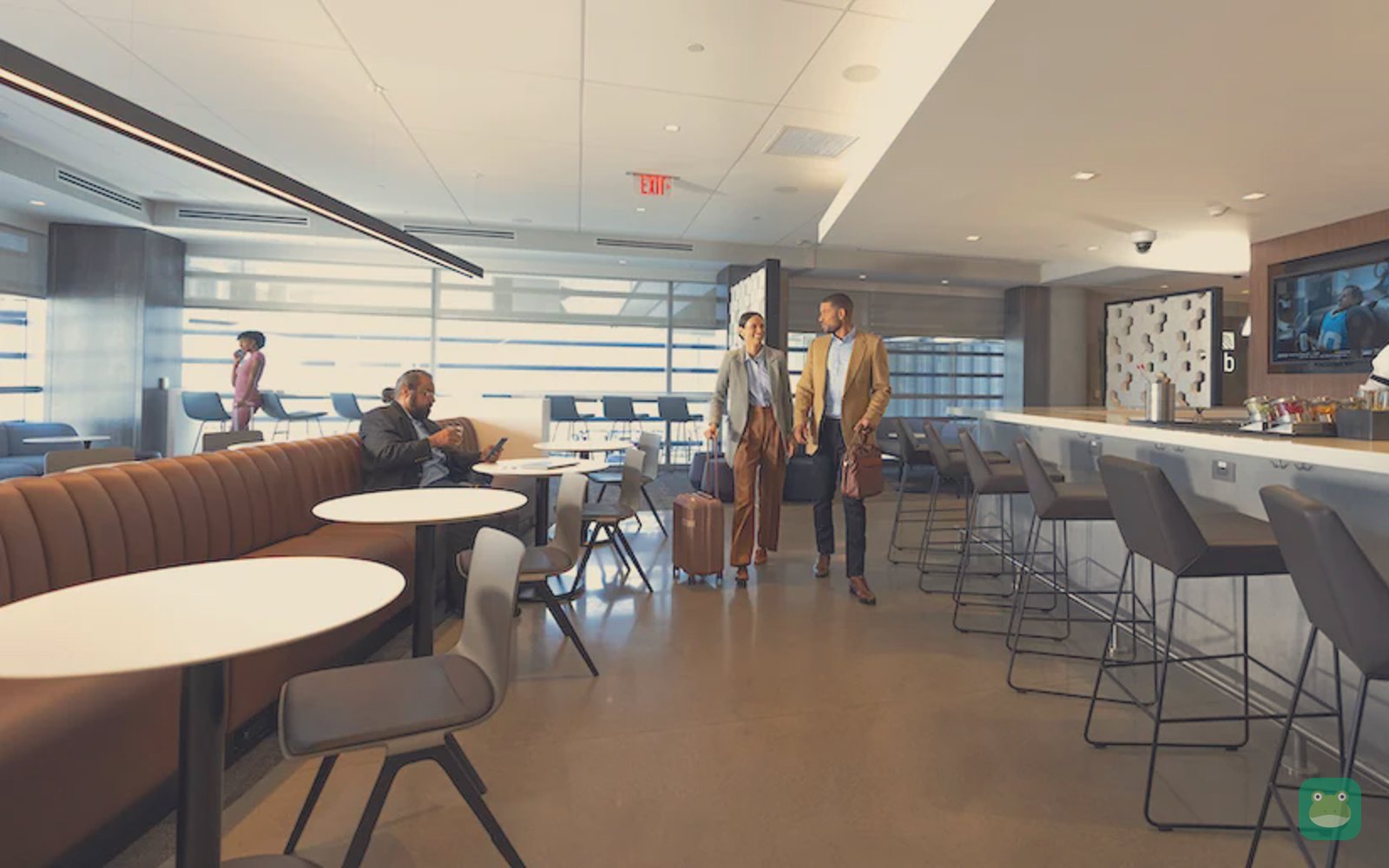 United Club, PHX Terminal 3 — lounge interior