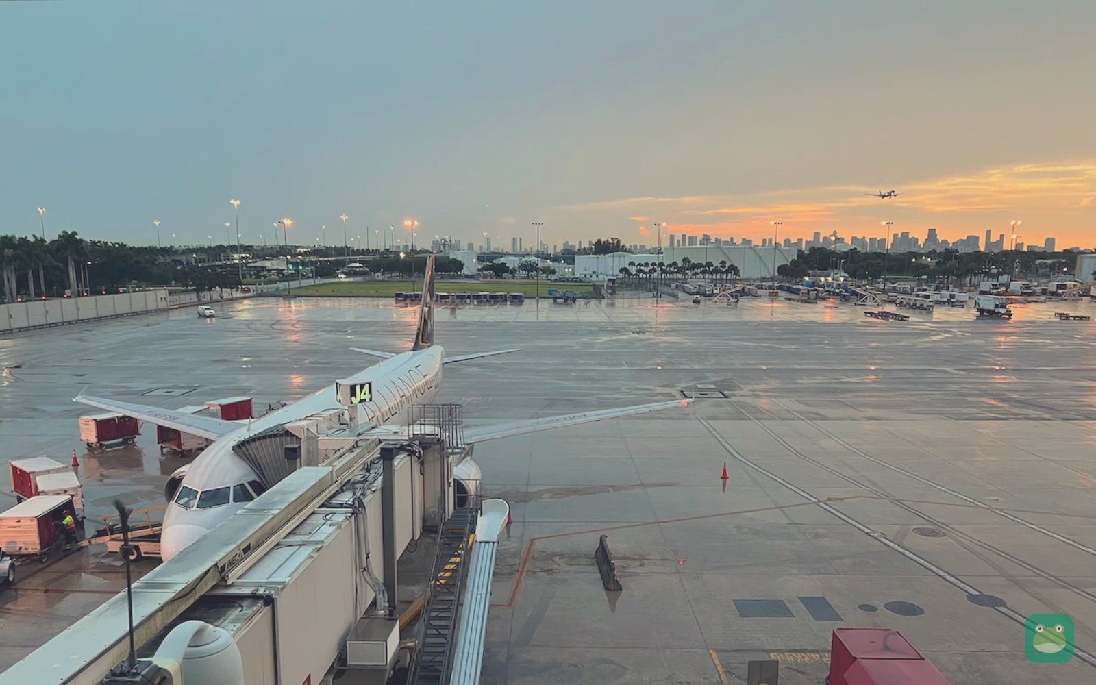 LATAM VIP Lounge, MIA Concourse J — view from the windows