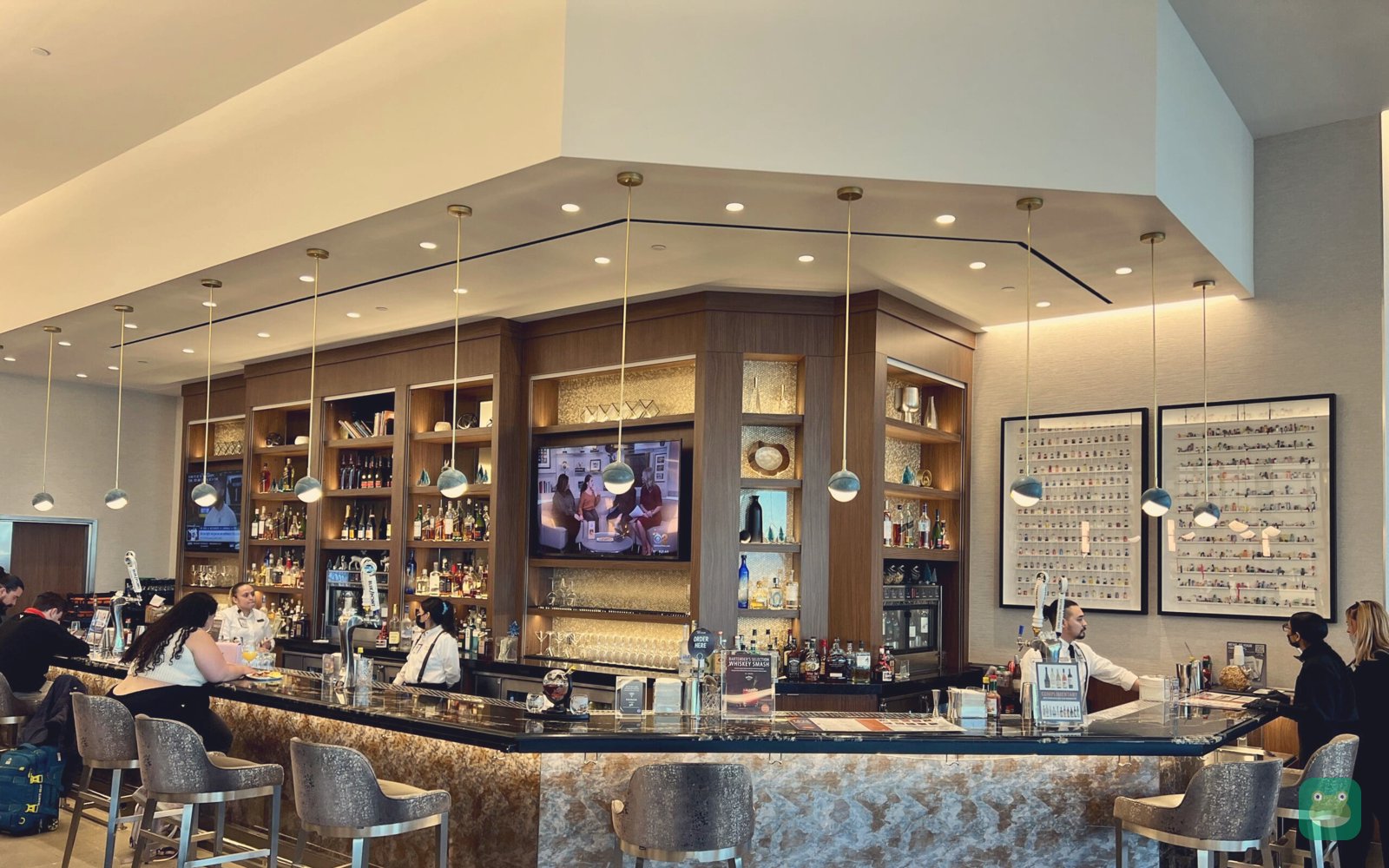 Delta Sky Club, LGA Terminal C — bar