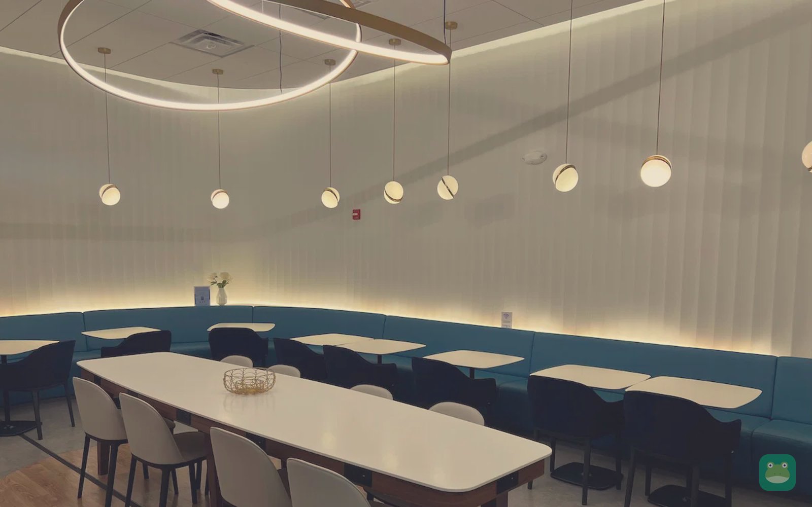 Air France-KLM Lounge, IAD Concourse A — dining area