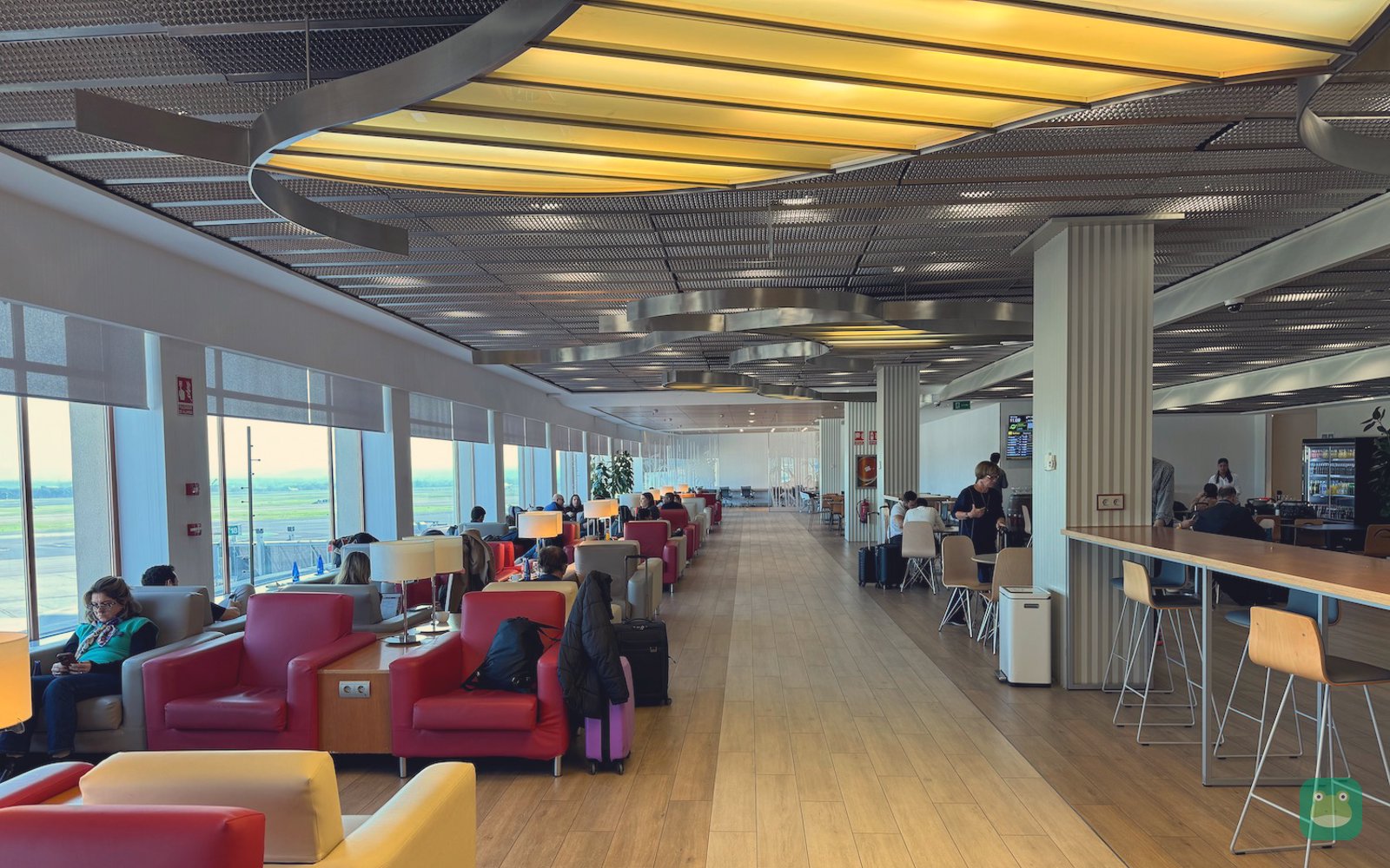 Sala VIP Puerta de Alcalá, MAD Terminal 2 — dining room