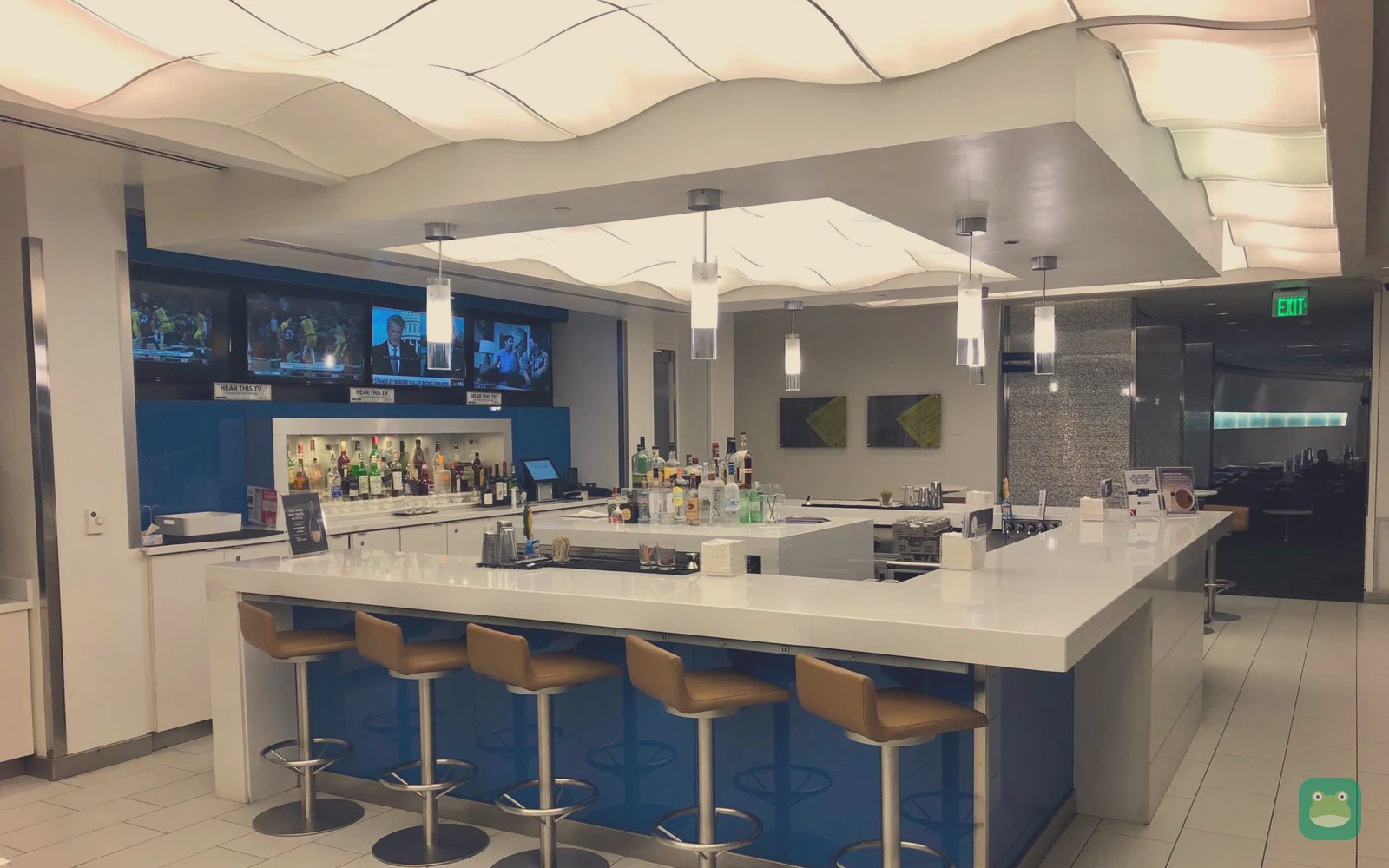 Delta Sky Club, ATL Concourse F — bar