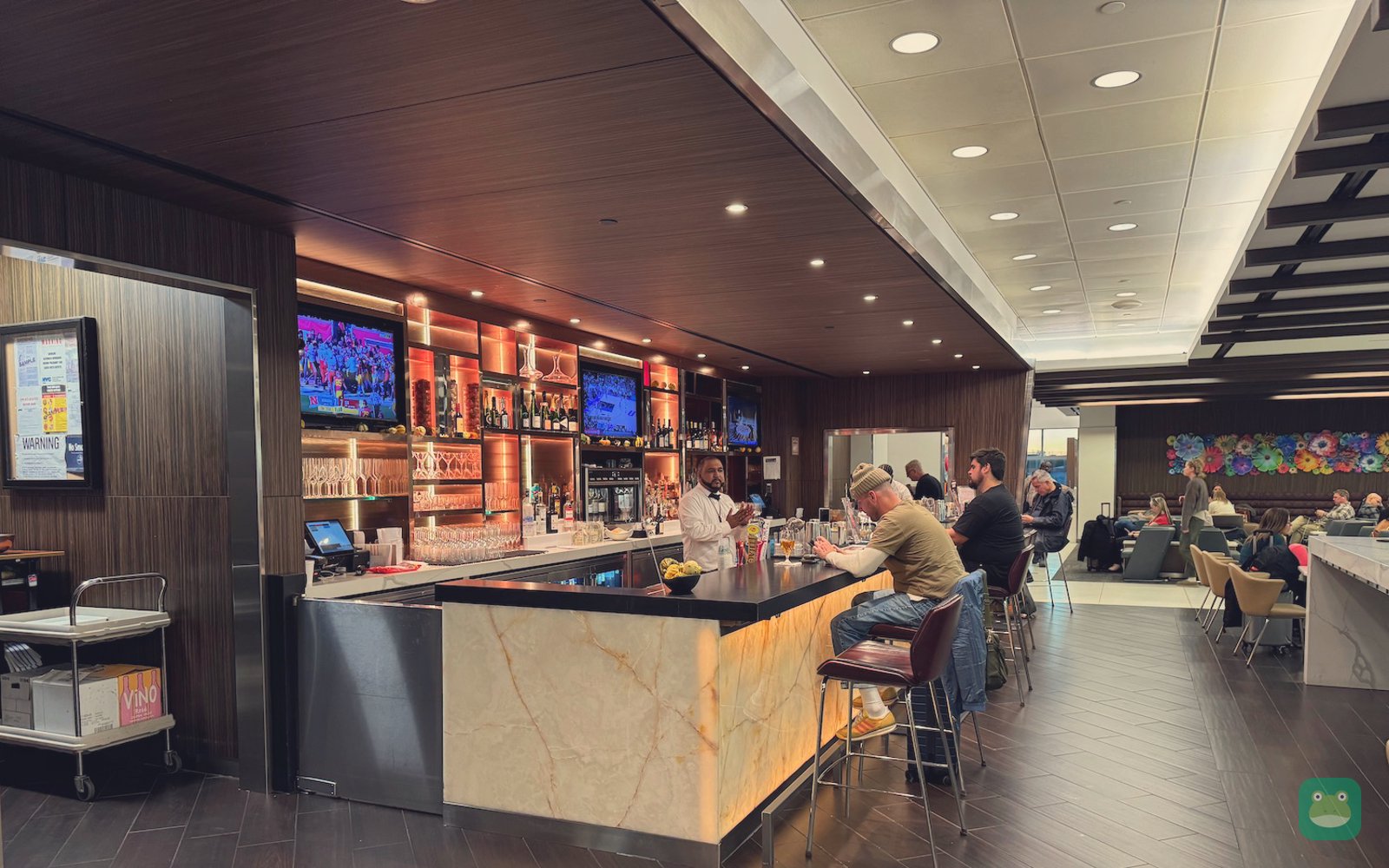 Delta Sky Club, JFK Terminal 4 Concourse B — bar