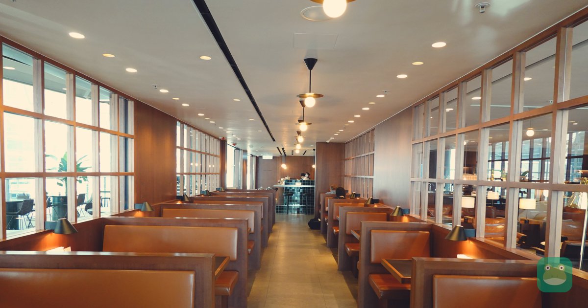 Seating along the windows, The Deck, HKG