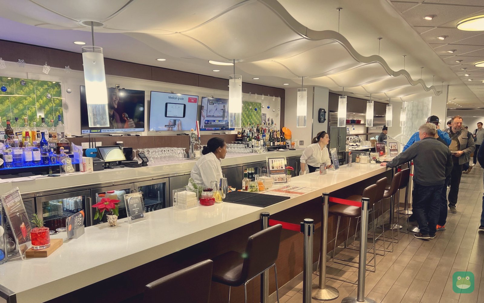 Delta Sky Club (Concourse F), MSP Terminal 1 — bar