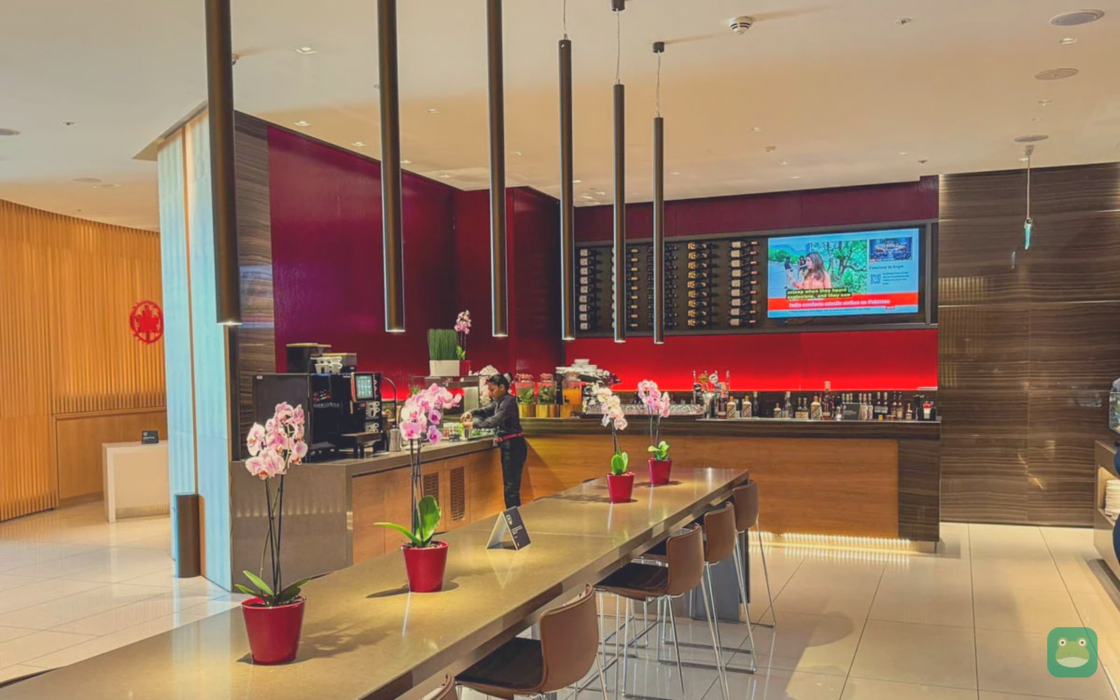 Buffet, bar and dining area, Air Canada Maple Leaf Lounge, Heathrow Terminal 2