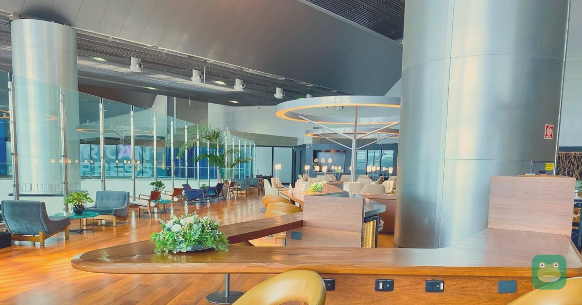 Star Alliance Lounge, GRU Terminal 3 — bar seating