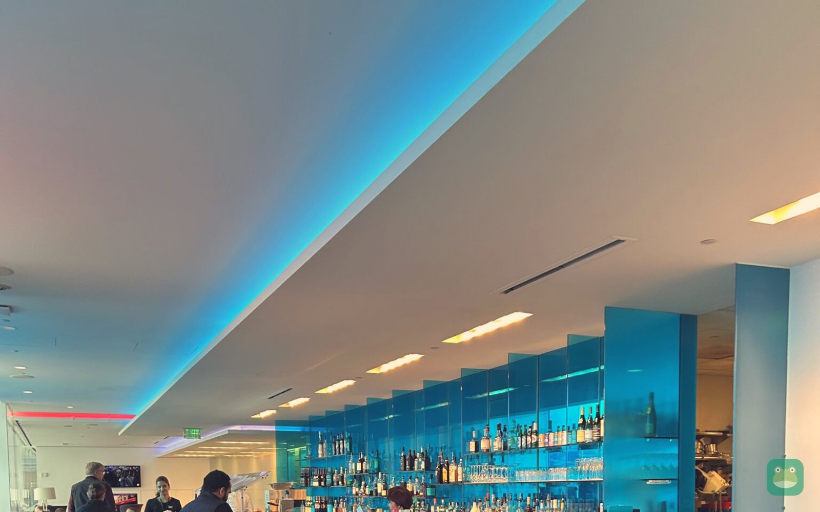 Virgin Atlantic Clubhouse, SFO International Terminal A — bar