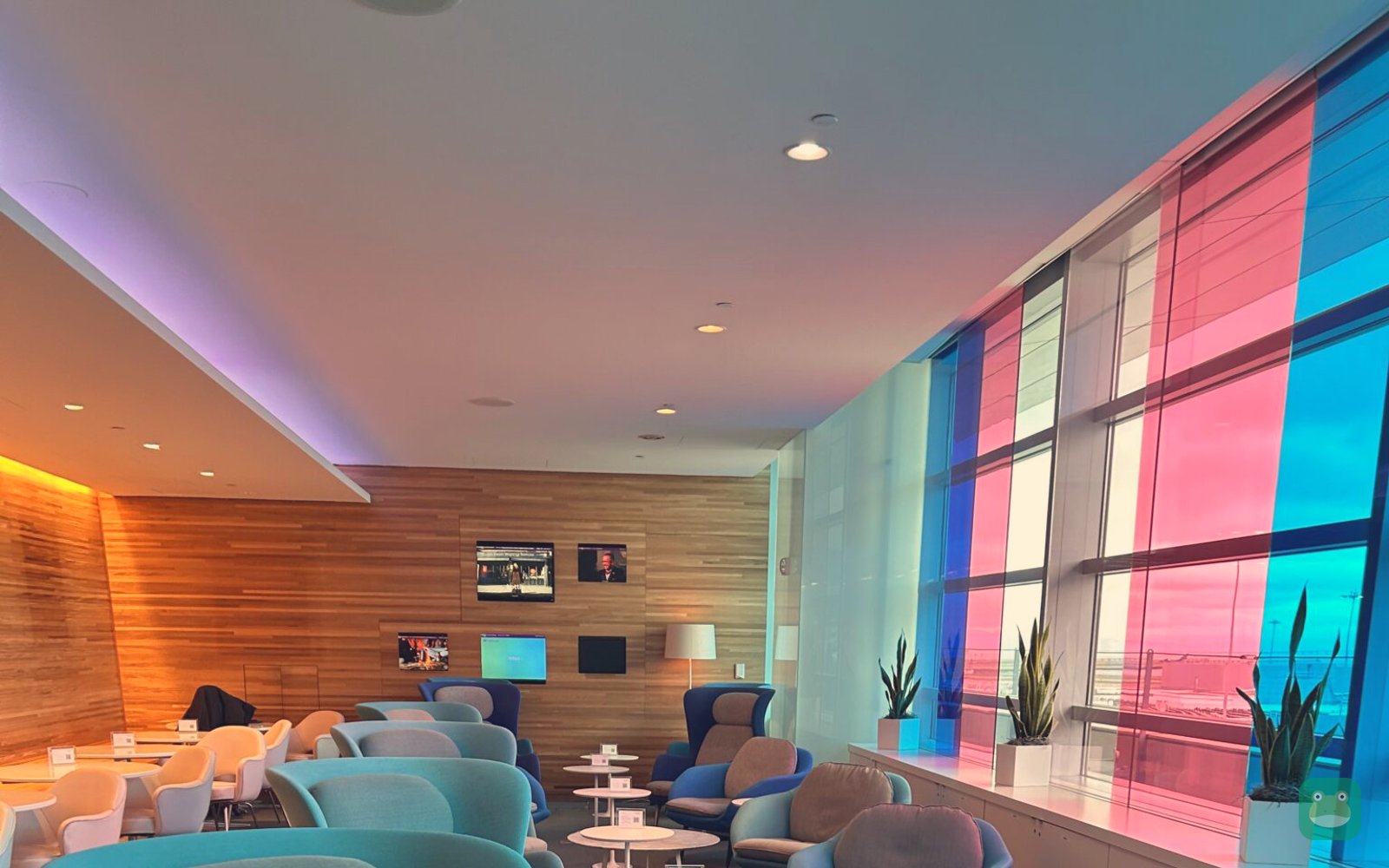 Virgin Atlantic Clubhouse, SFO International Terminal A — main seating area