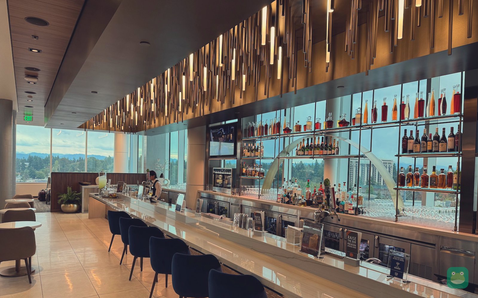 Delta Sky Club (A11), SEA Concourse A — bar