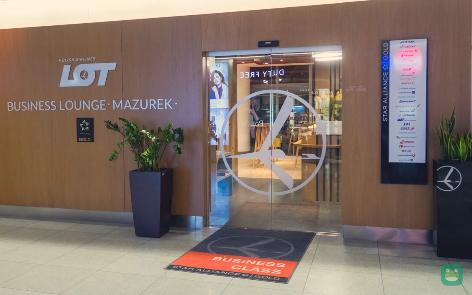 LOT Business Lounge Mazurek, WAW (2019)
