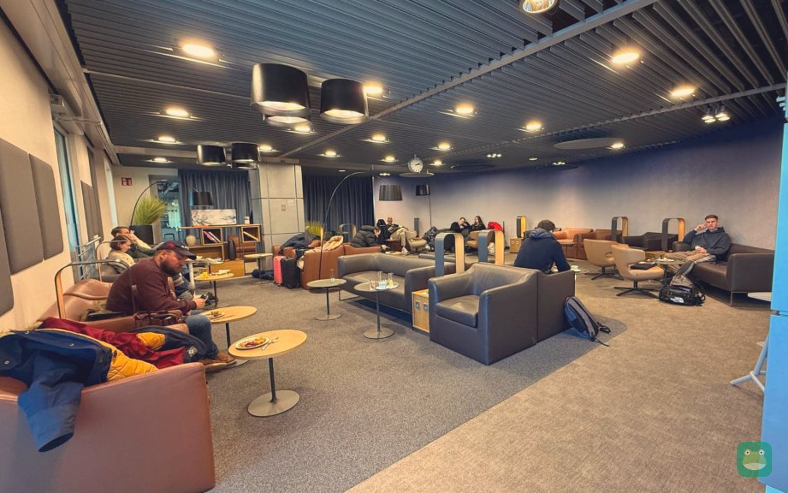 Lufthansa Senator Lounge Düsseldorf seating (2026)