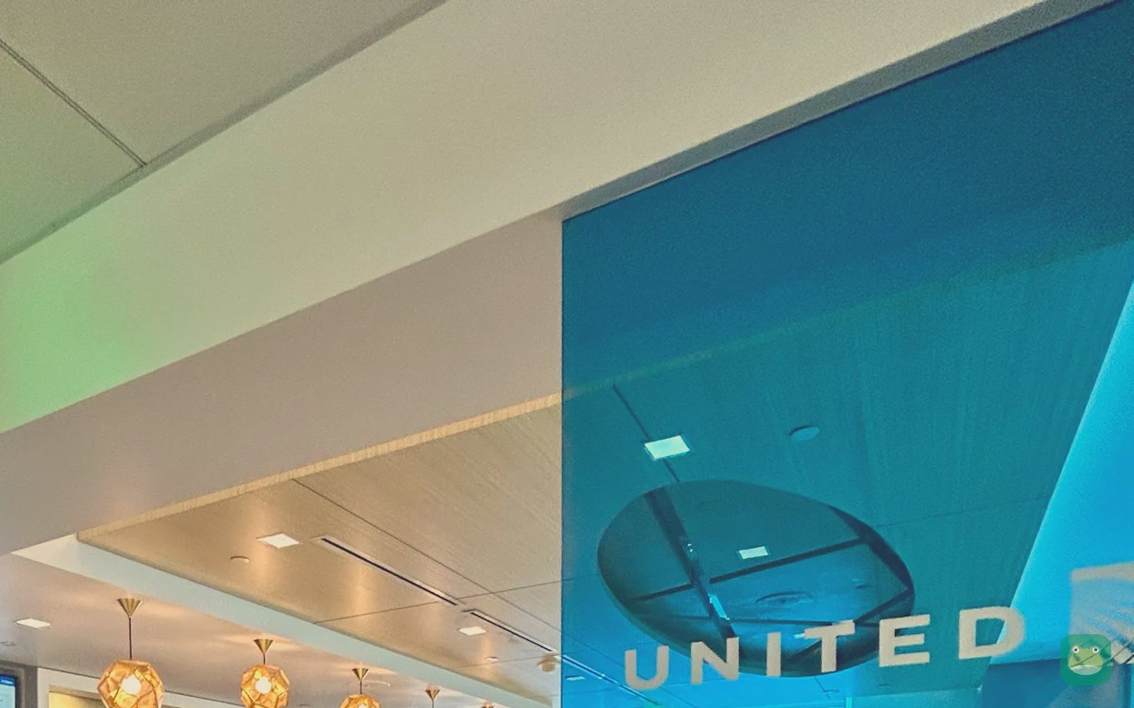 United Club, SEA Concourse A — lounge seating