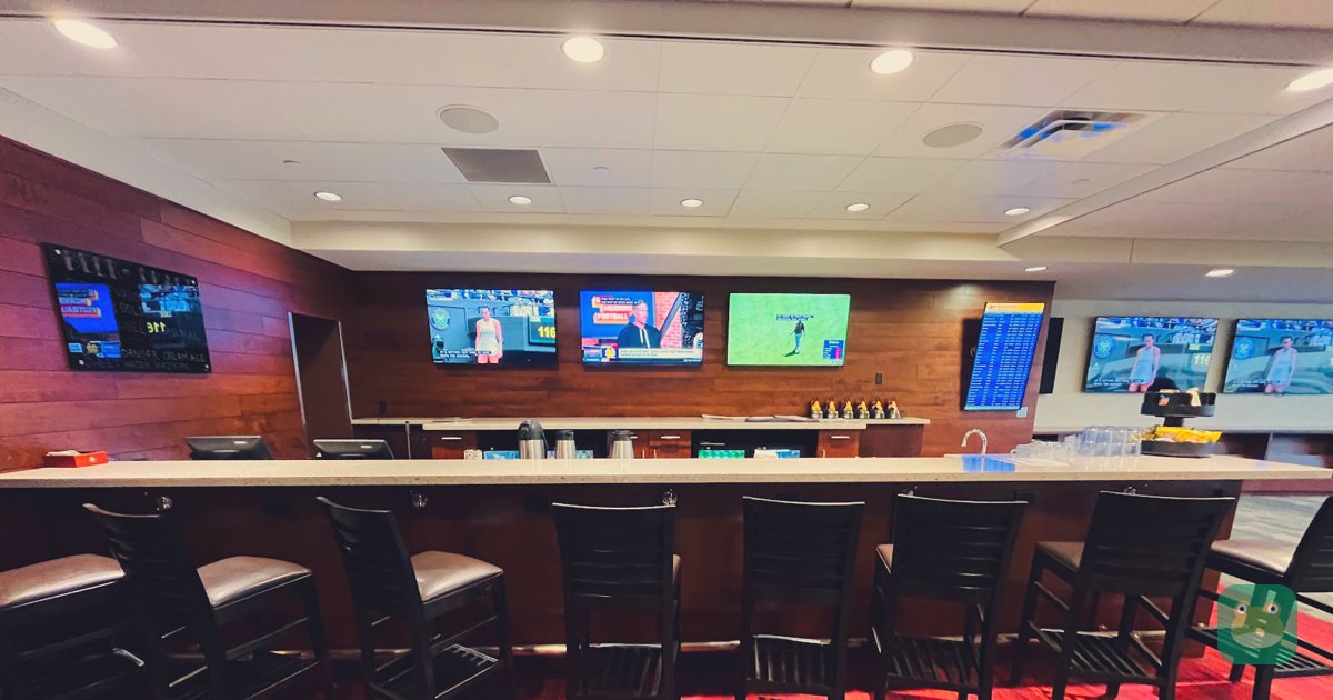 PGA MSP Lounge, MSP Terminal 1 — bar